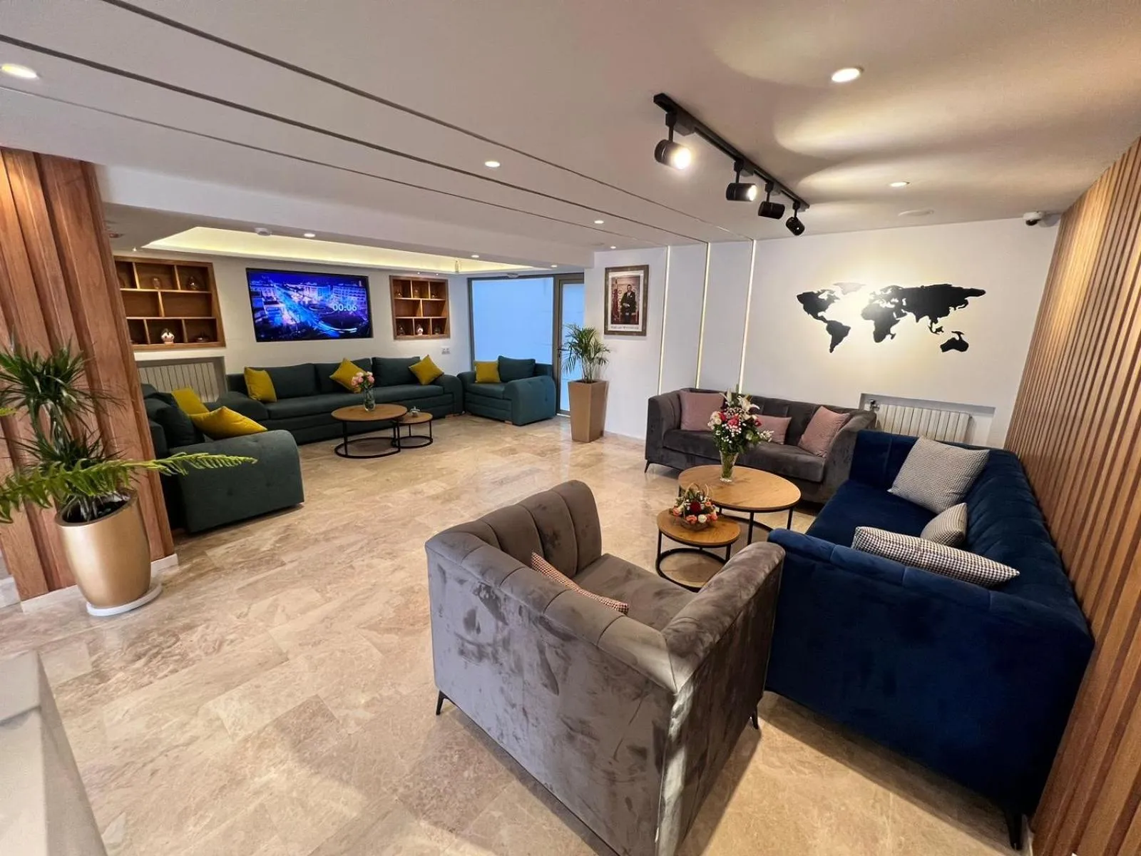 Living room in Fajr Hotel