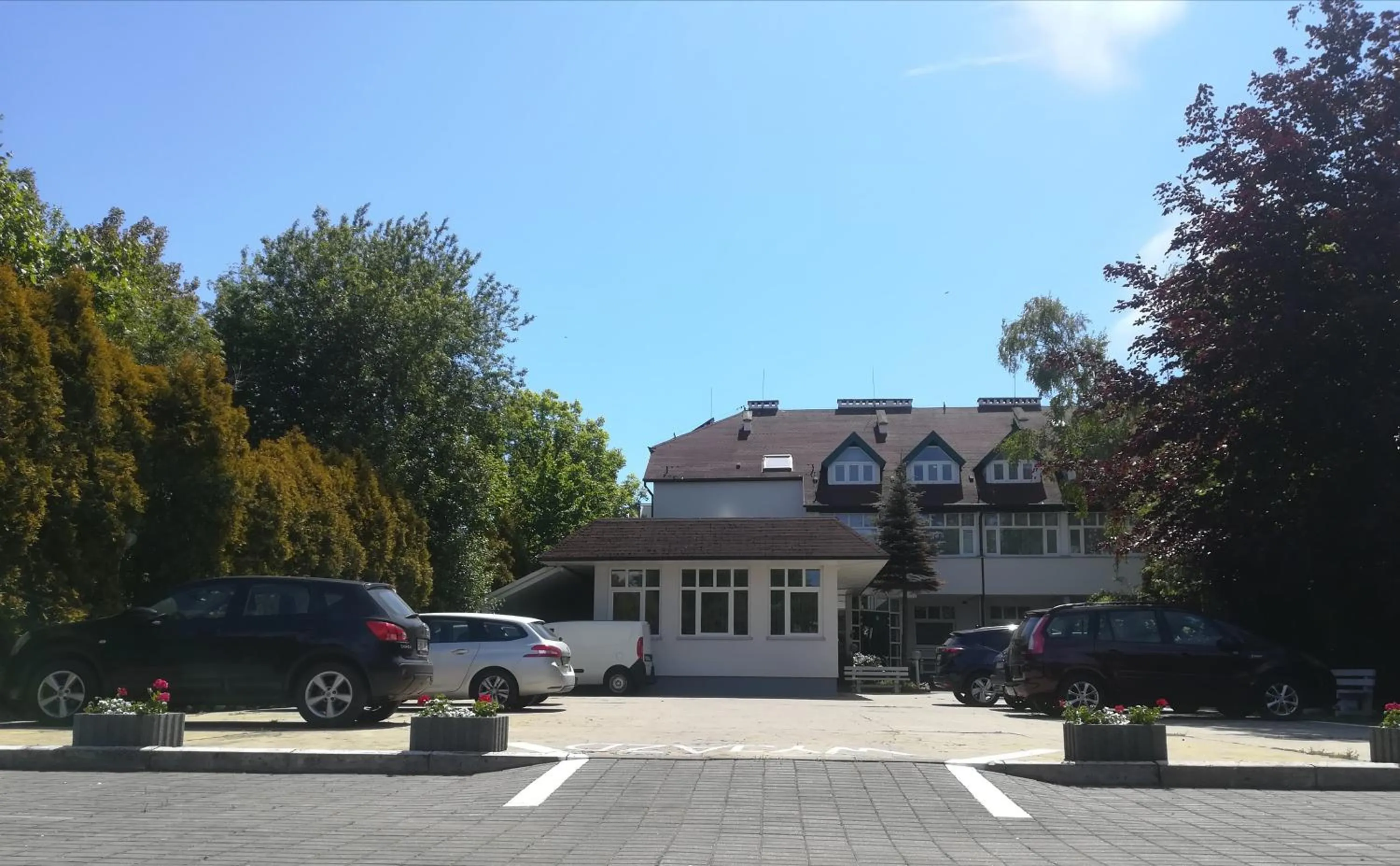 Facade/entrance in Damroka