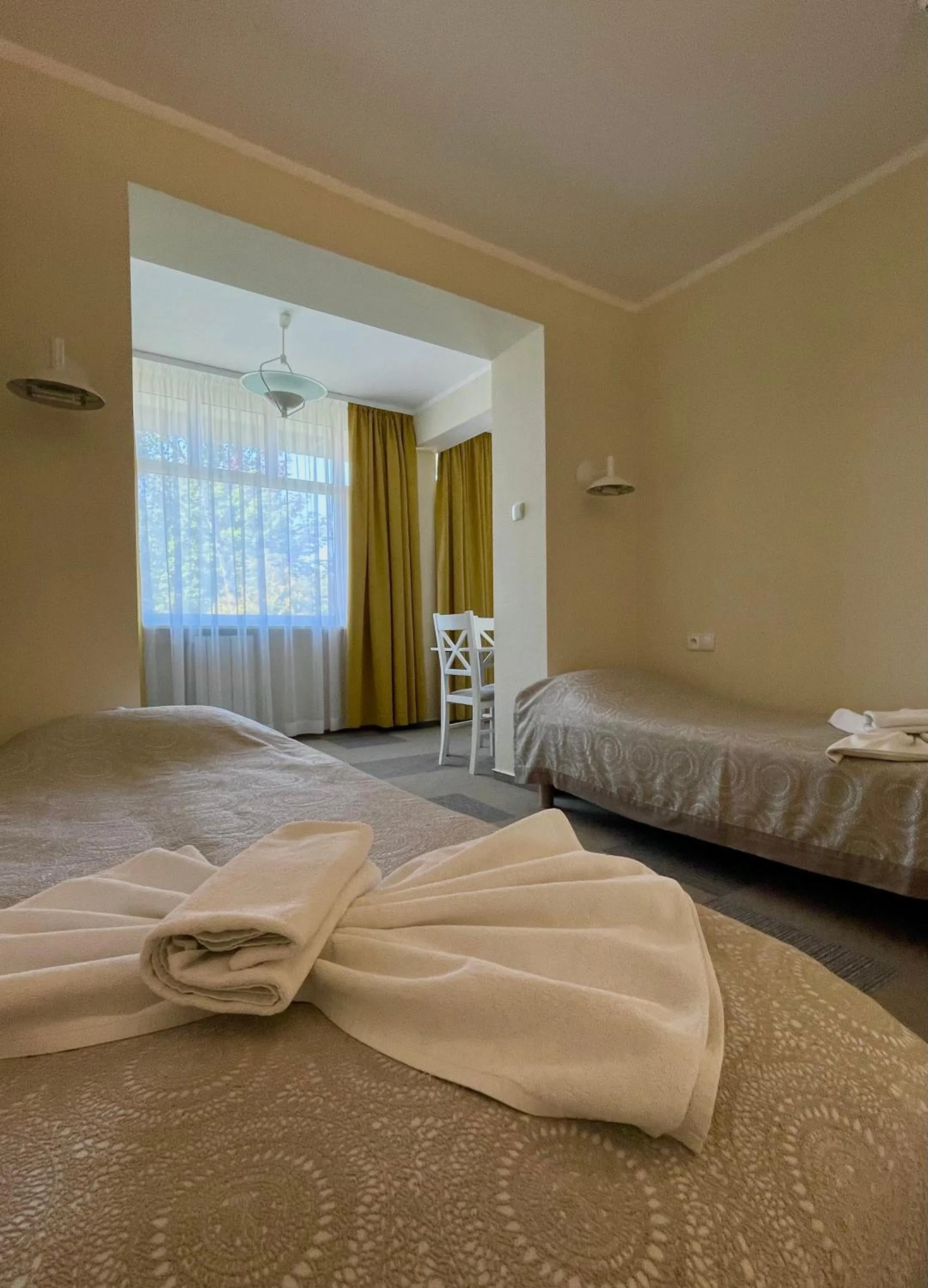 Photo of the whole room in Damroka