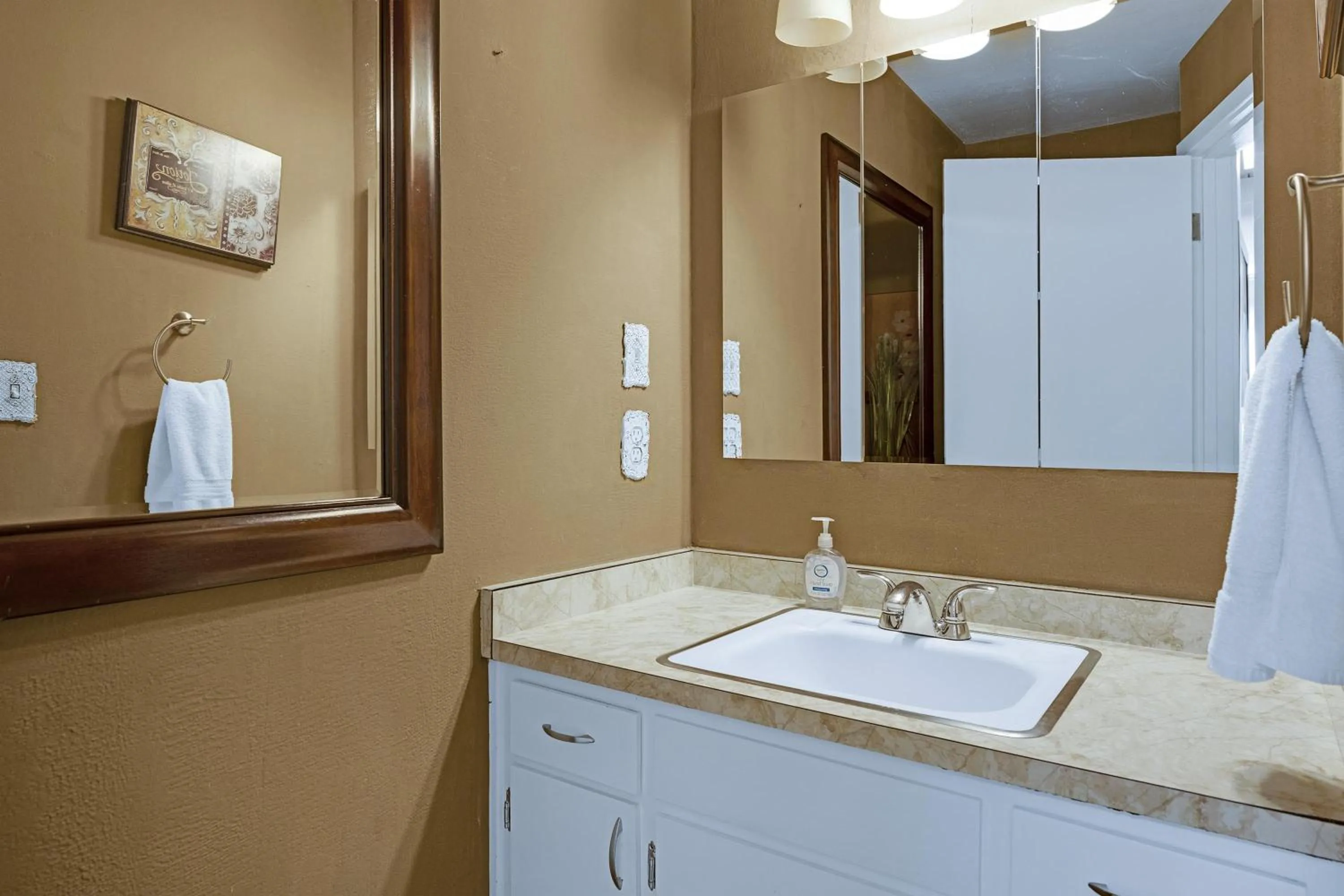 Property building in River View Lodge - Hot Tub And Tastings Included