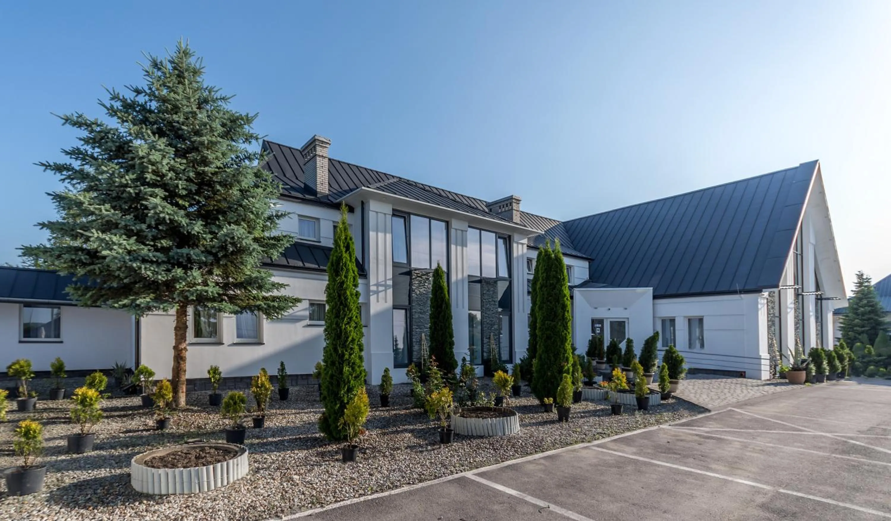Facade/entrance in Hotel Junior - jesteśmy w trakcie modernizacji