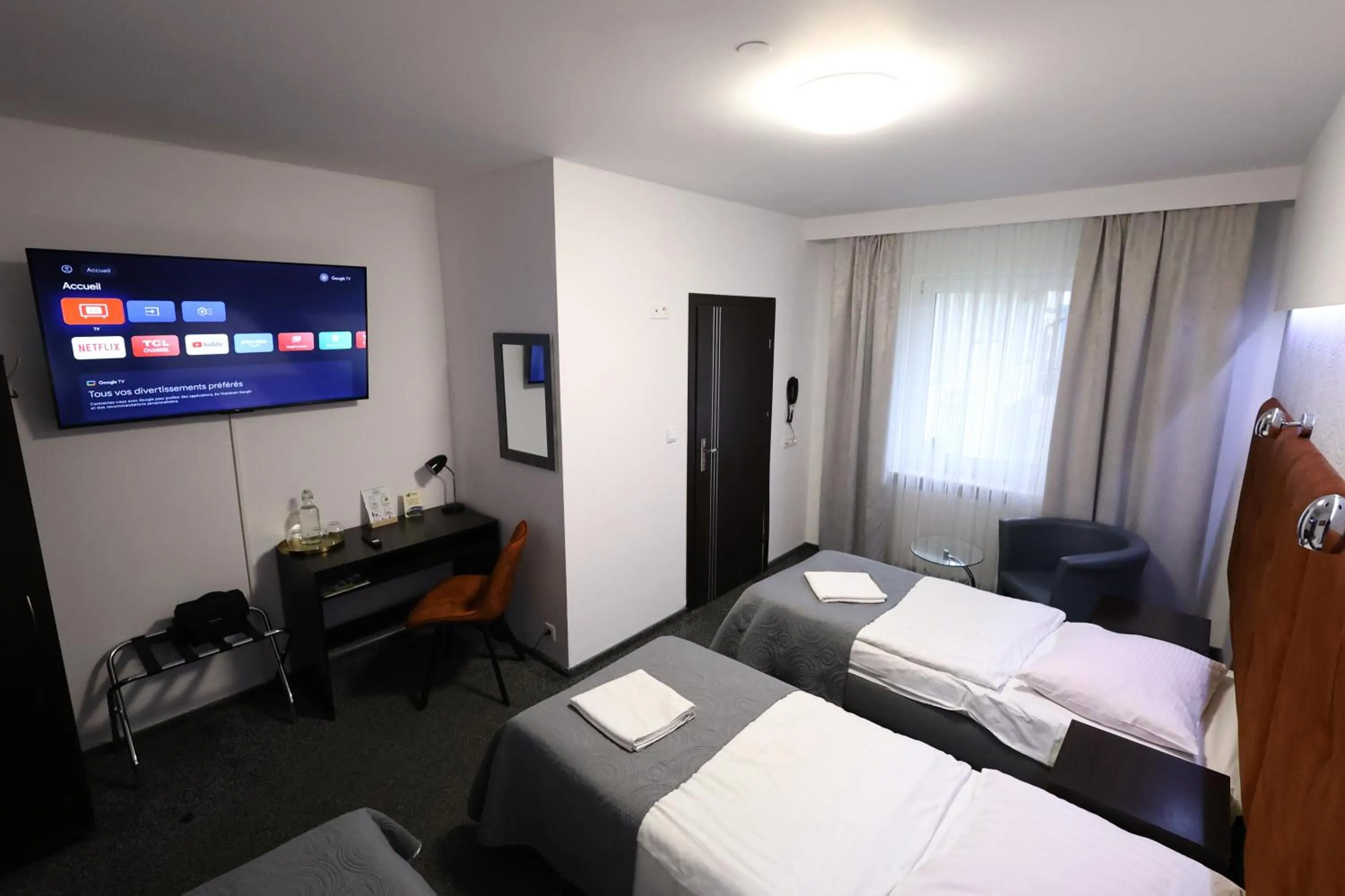 Bed in Hotel Junior - jesteśmy w trakcie modernizacji