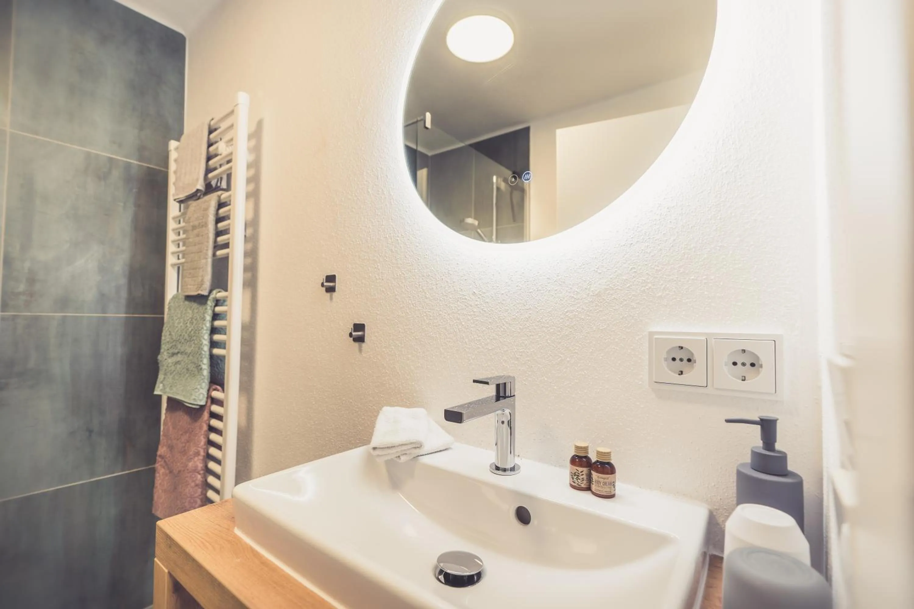 Shower in Anna Pertl - lieblingsquartier