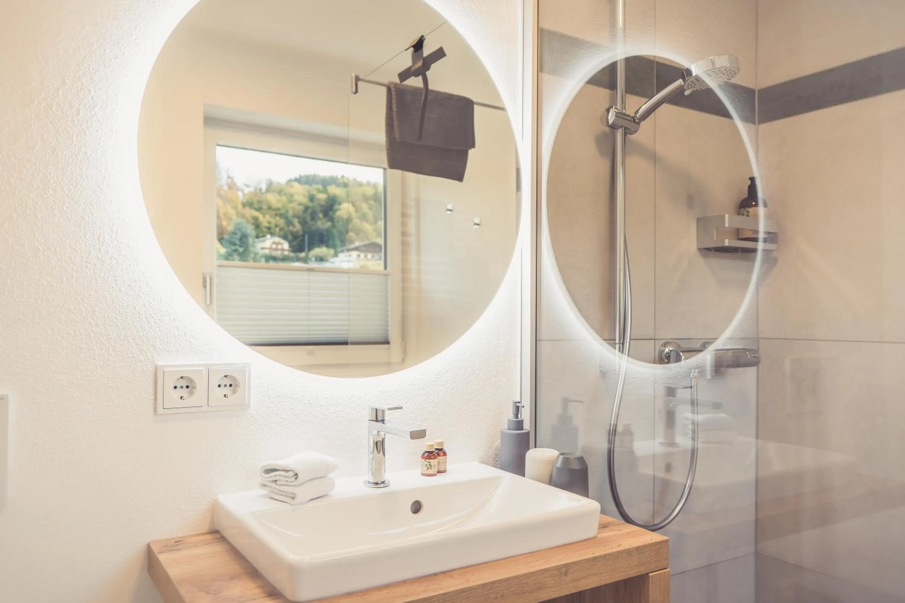 Shower in Anna Pertl - lieblingsquartier