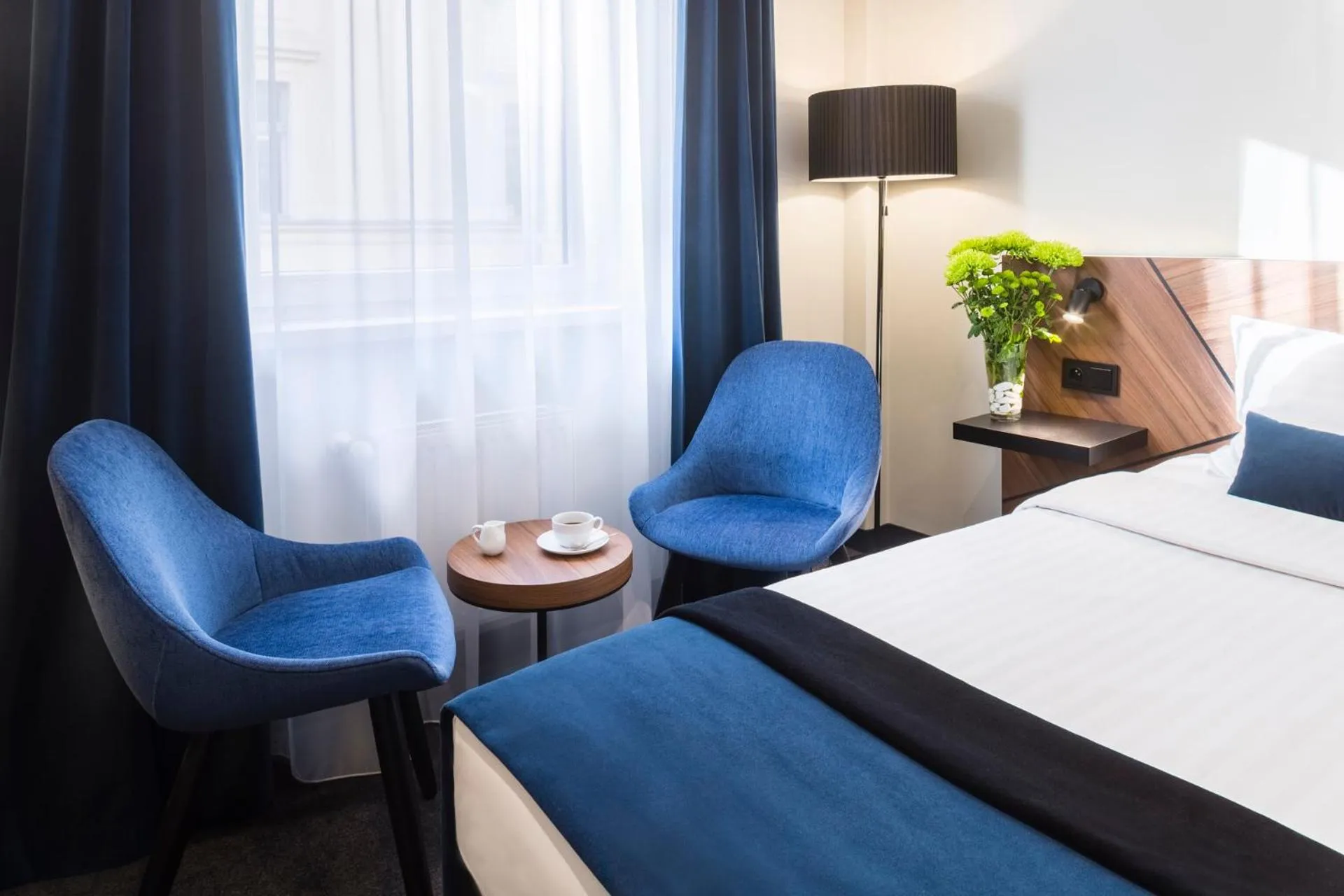 Coffee/tea facilities, Bed in Ascot Premium Hotel