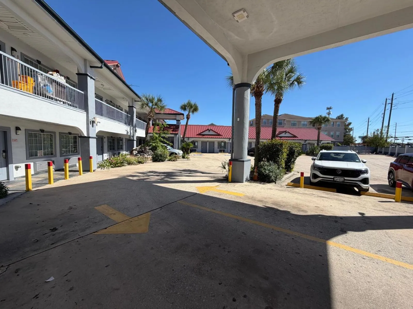 Parking in Kiwi Inn Capital O Houston - Hwy 249