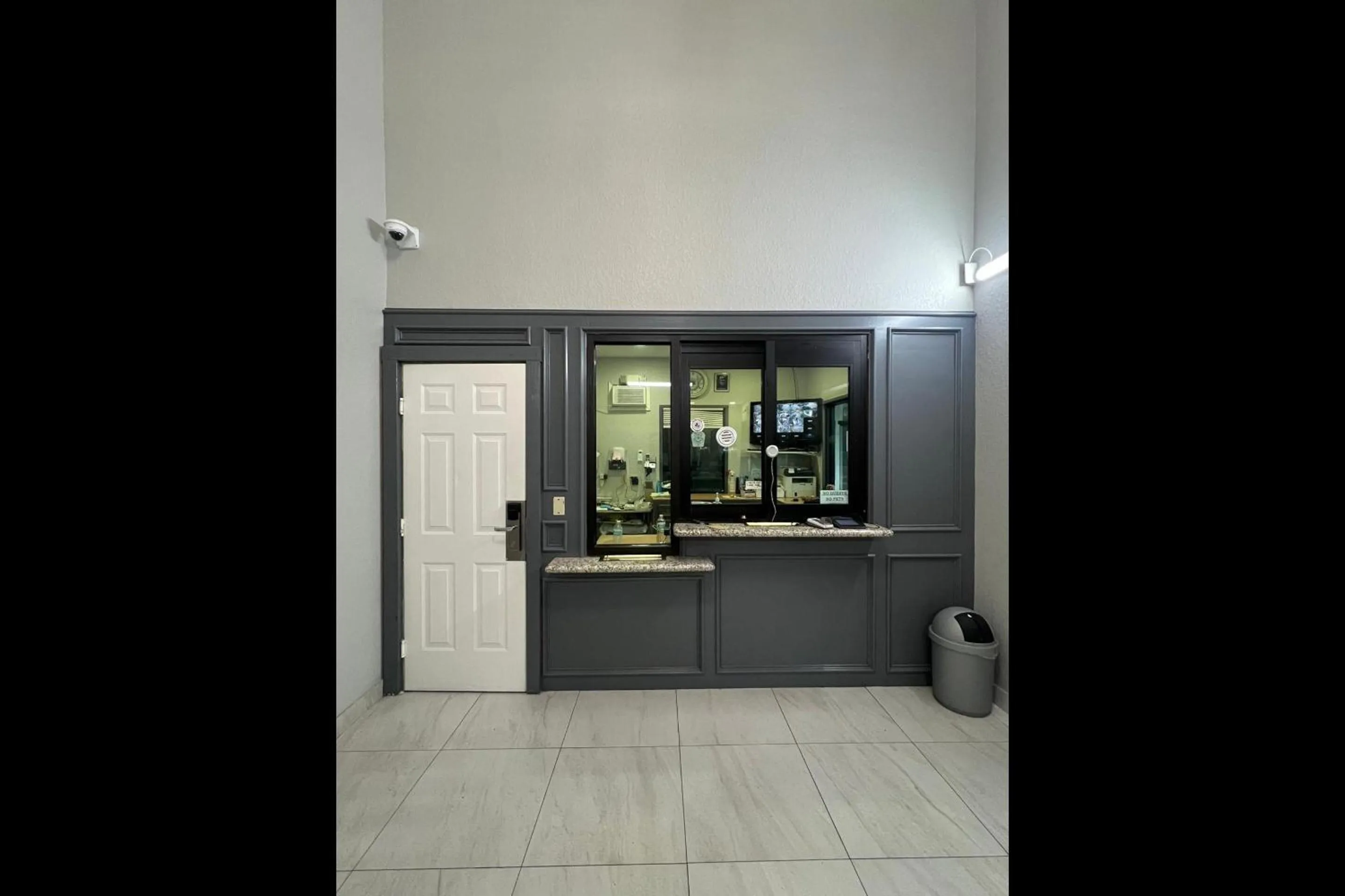 Lobby or reception in Kiwi Inn Capital O Houston - Hwy 249