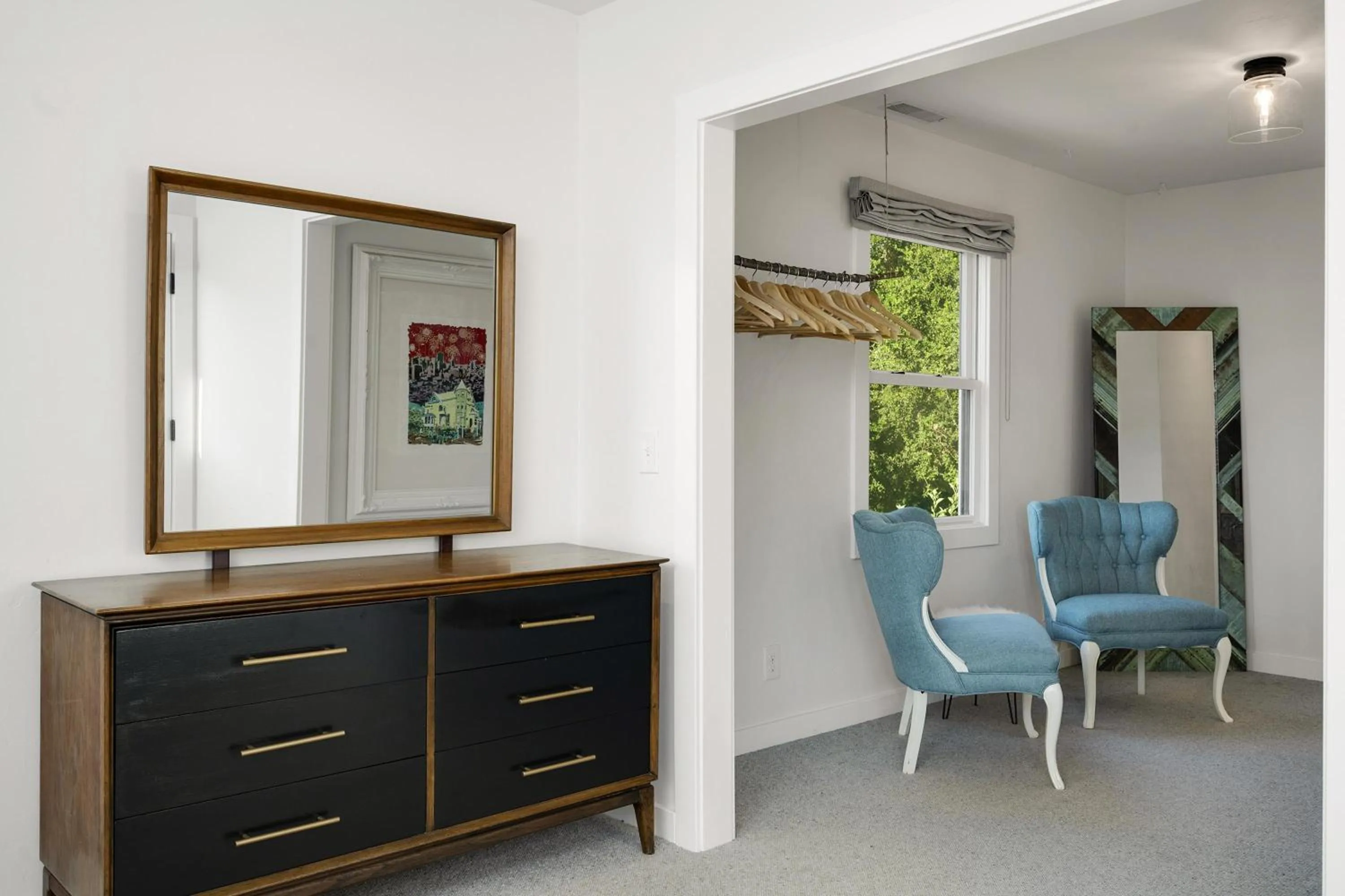 Property building in The Calistoga Cottage Wooded And Sunny 5 Mins To Downtown