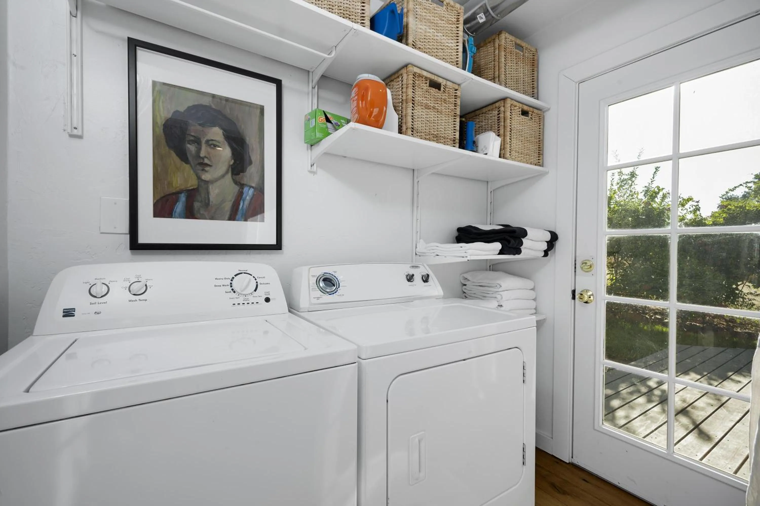 Property building in The Calistoga Cottage Wooded And Sunny 5 Mins To Downtown