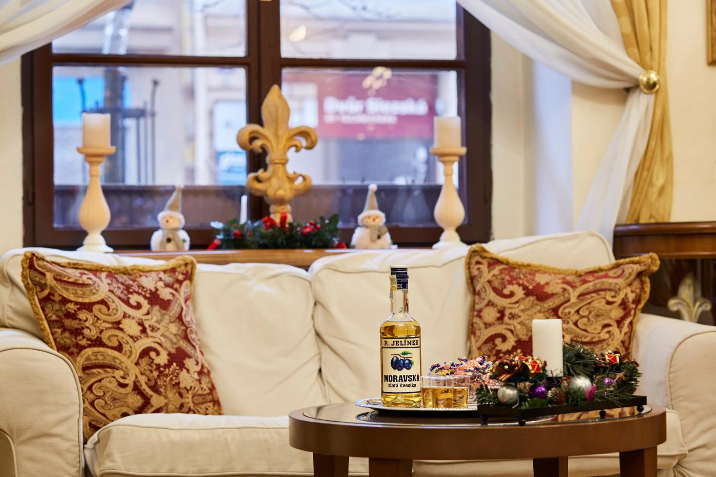 Lobby or reception in FLEUR DE LIS HOTEL