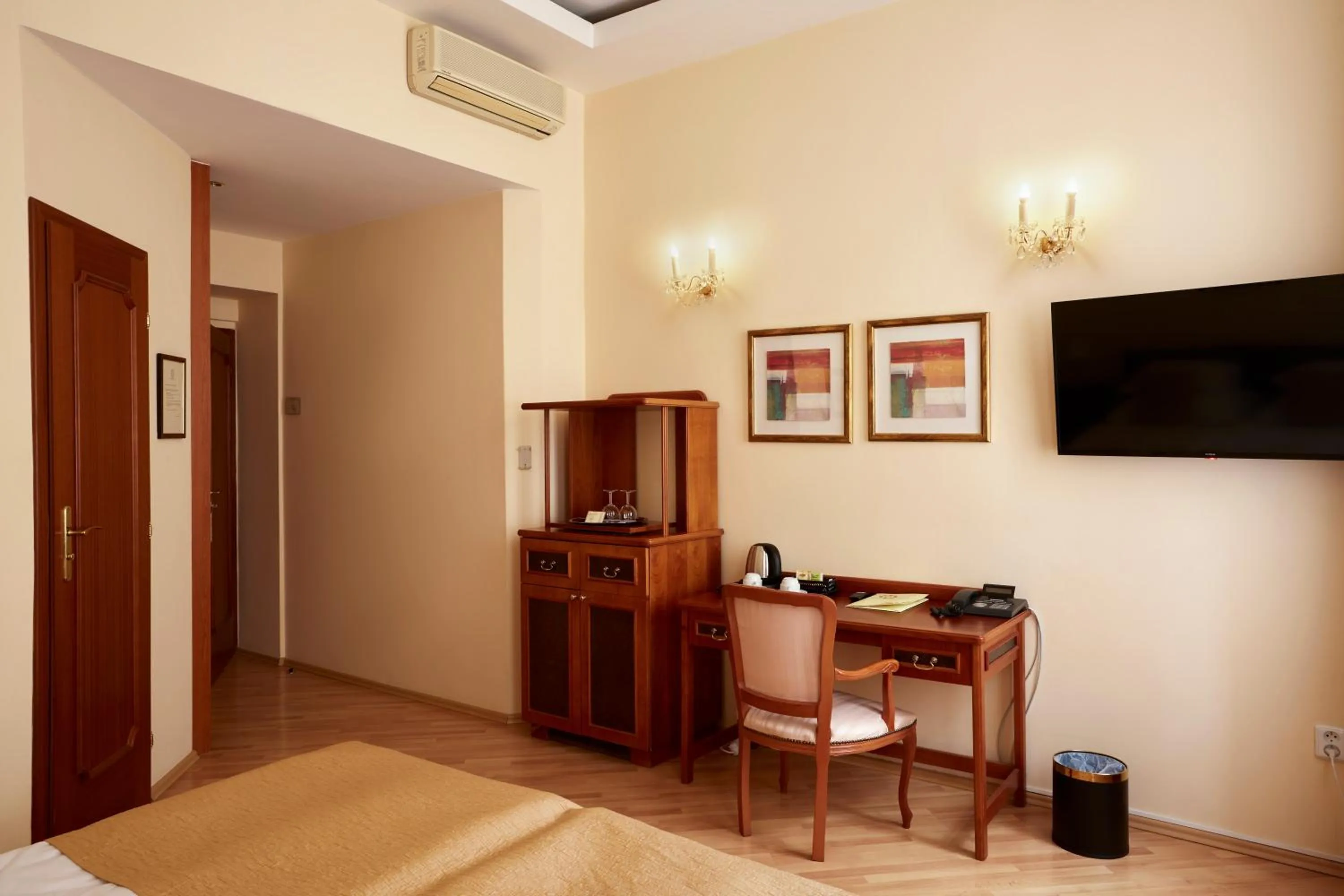 Bed in FLEUR DE LIS HOTEL