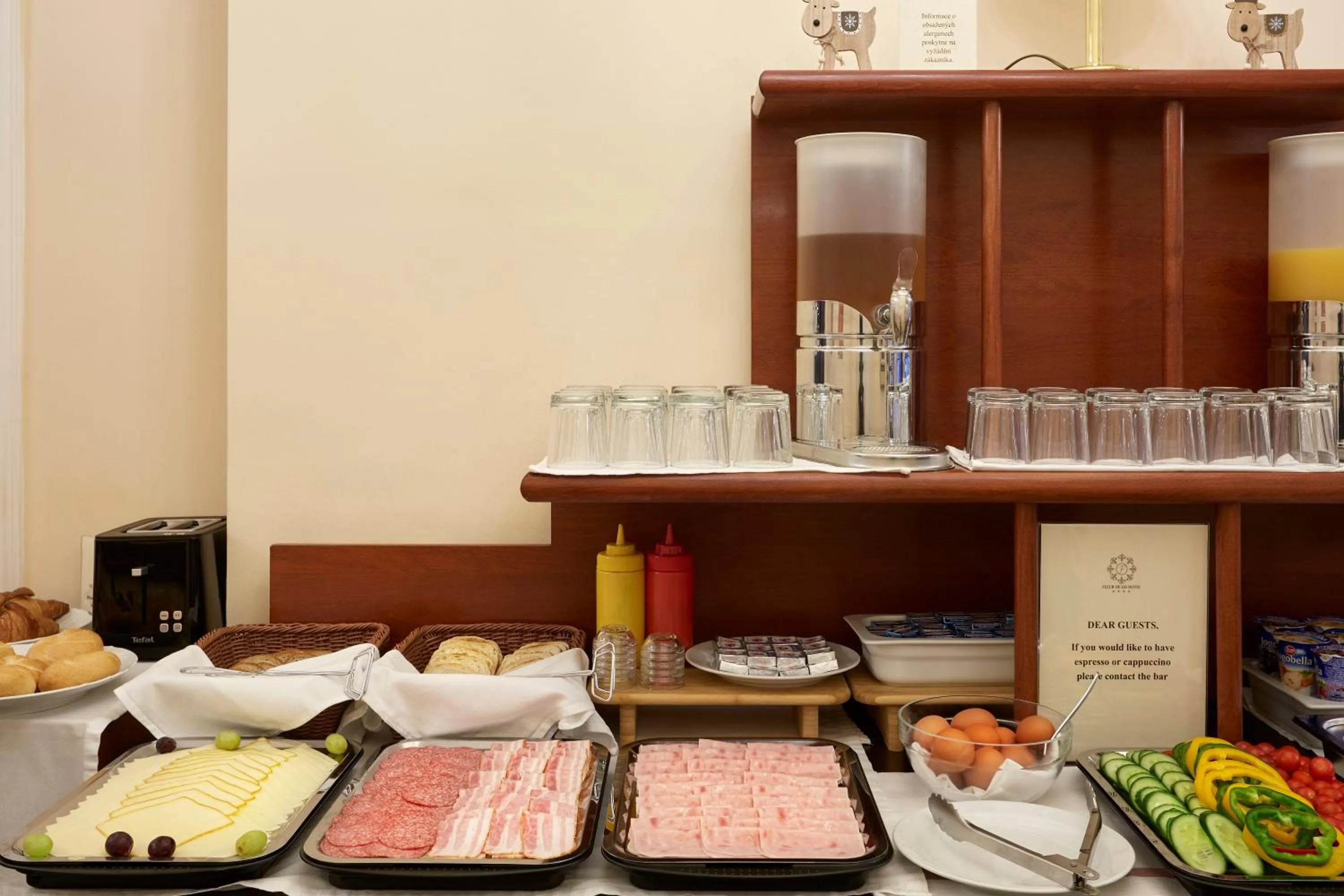 Breakfast in FLEUR DE LIS HOTEL