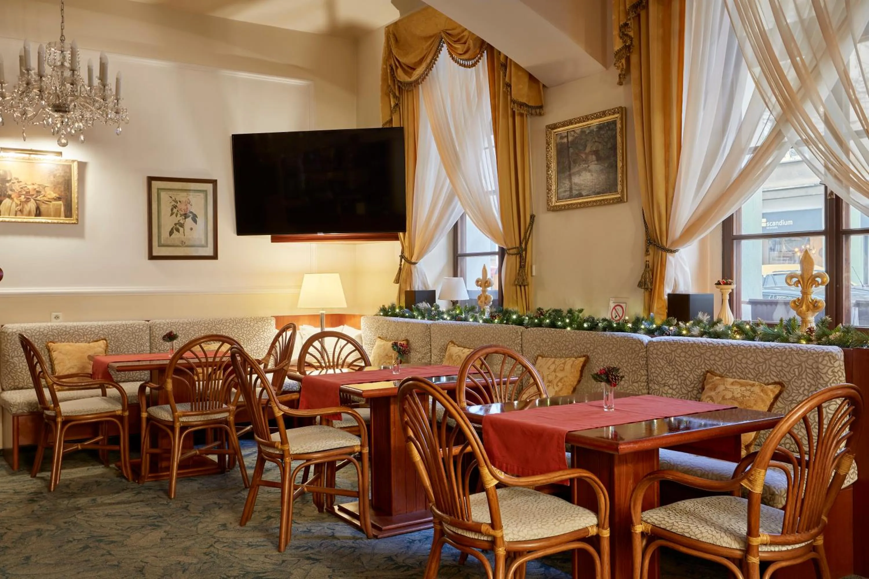 Lobby or reception in FLEUR DE LIS HOTEL