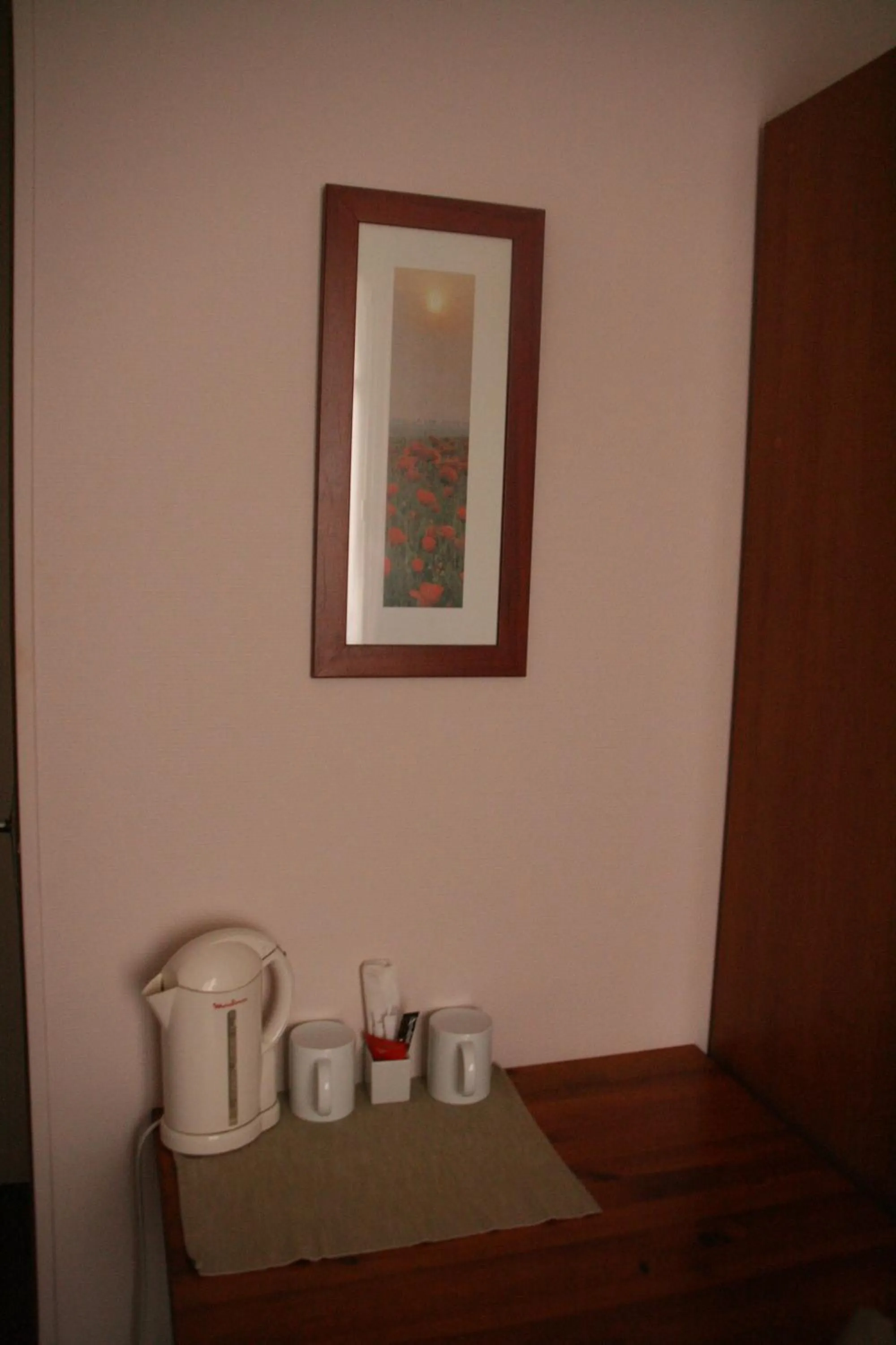 Coffee/tea facilities in Hôtel du Roussillon