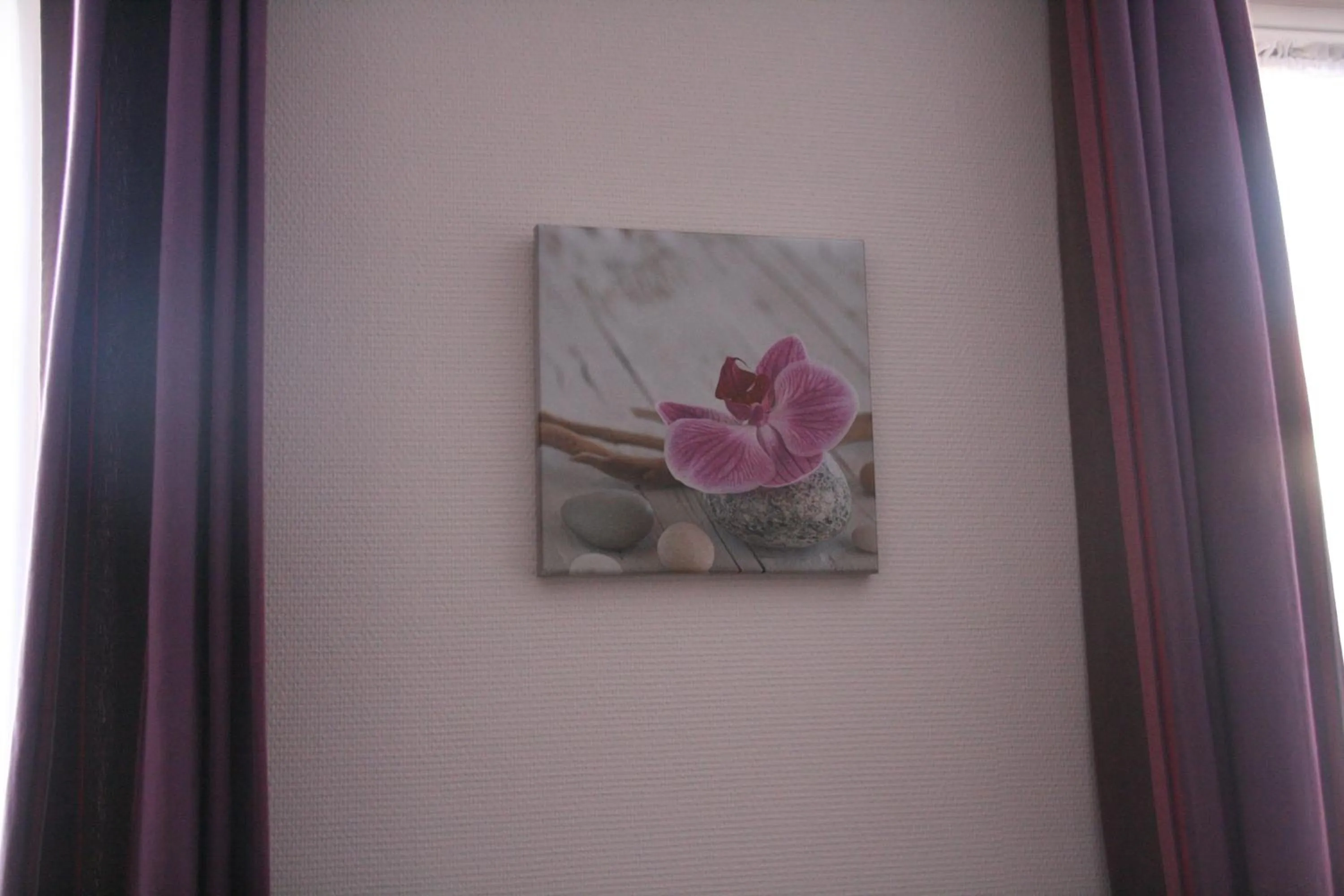 Decorative detail in Hôtel du Roussillon