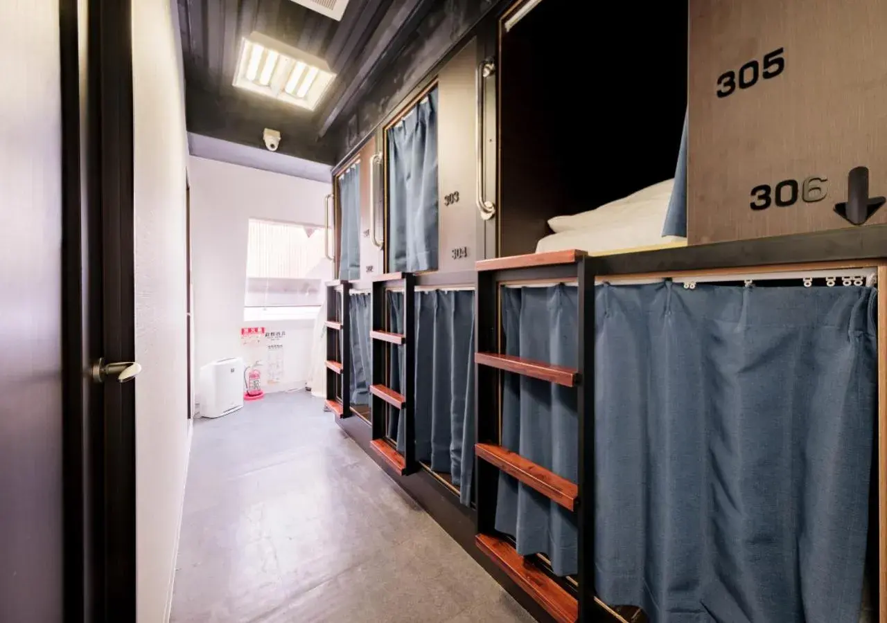 Single Bed in Male Dormitory Room in Hostel JAZ Single Bed in Male Dormitory Room in Hostel JAZ