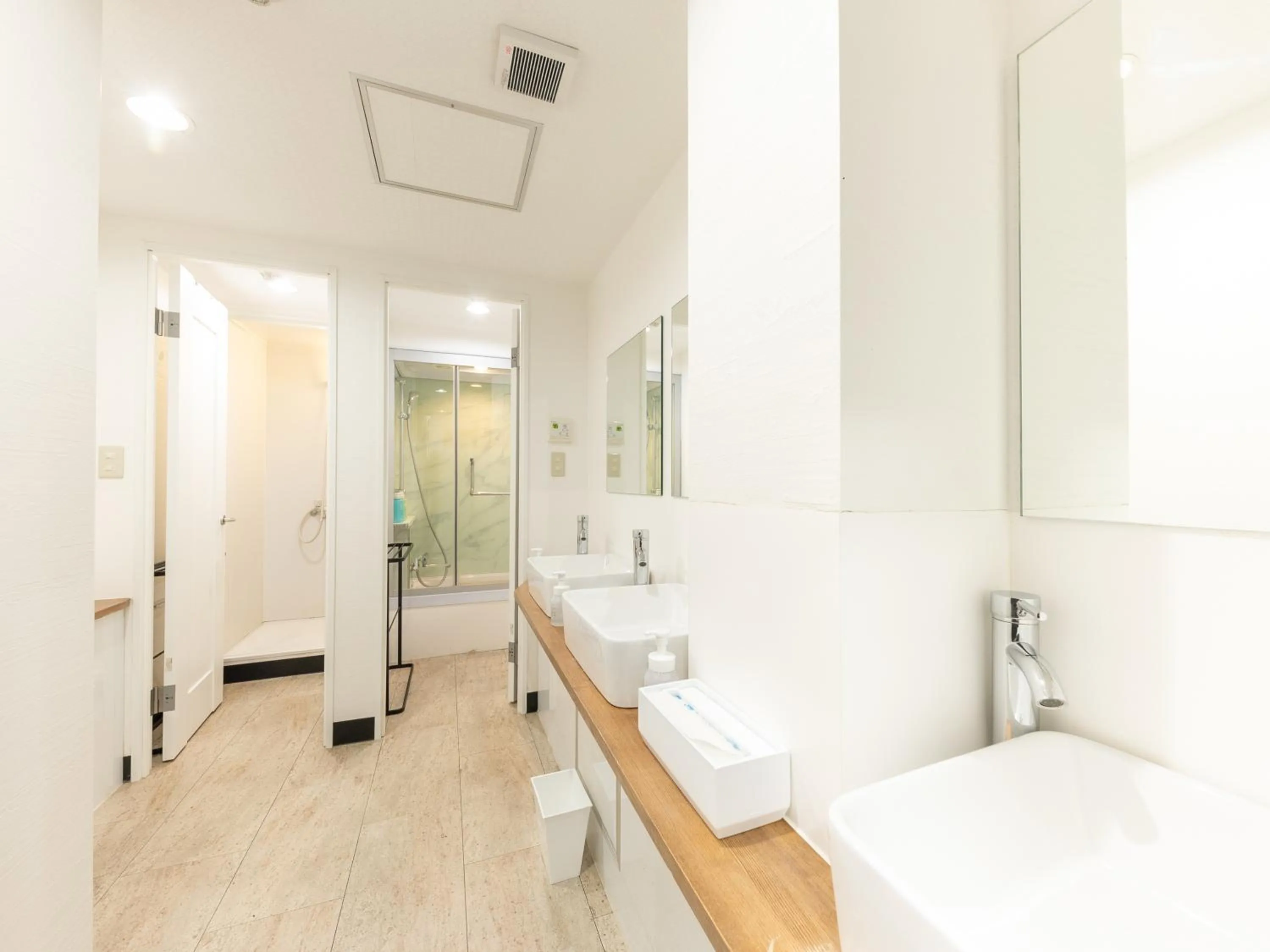 Bathroom in Hiromas Hostel in Ueno