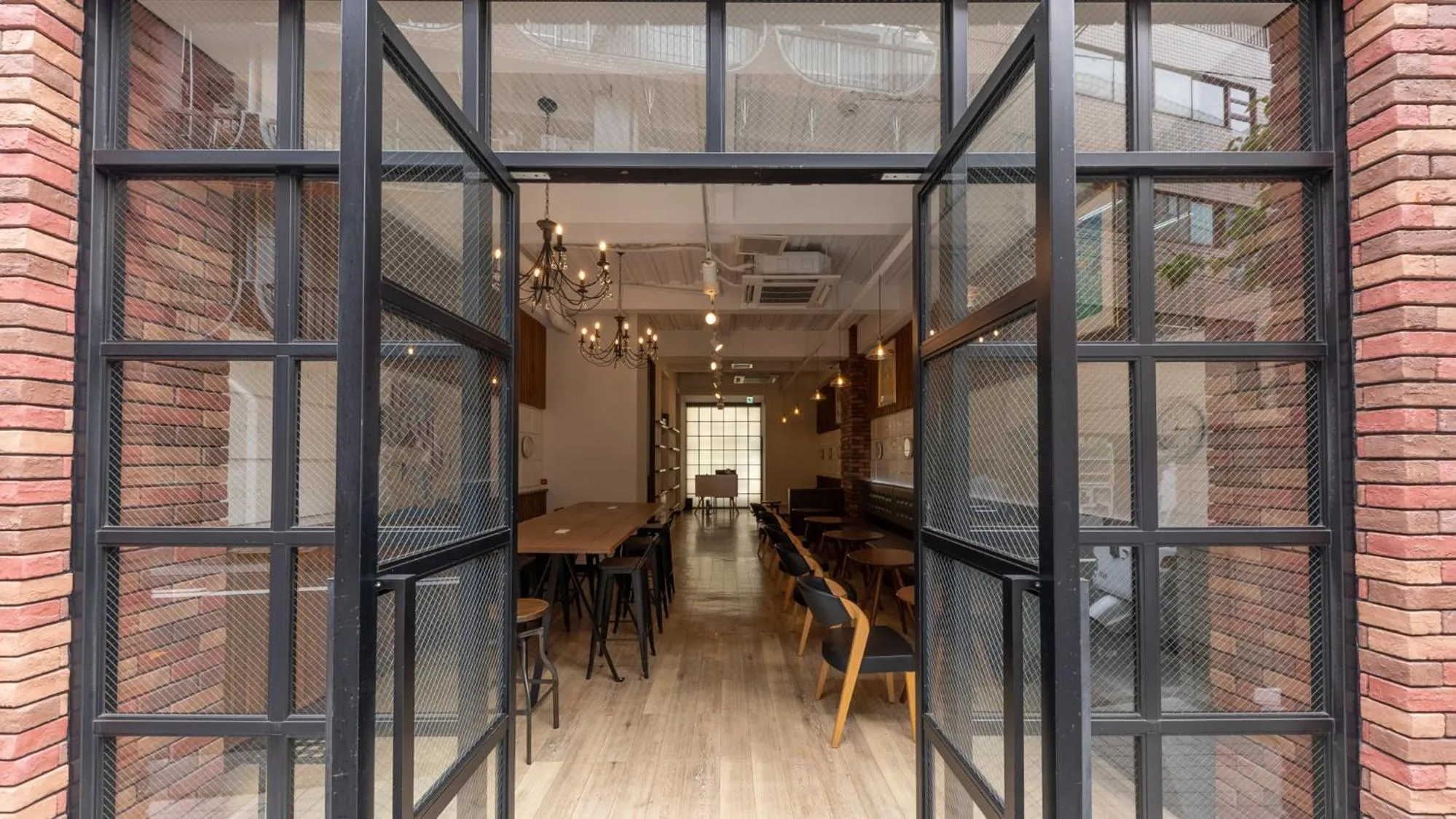 Property building in Hiromas Hostel in Ueno