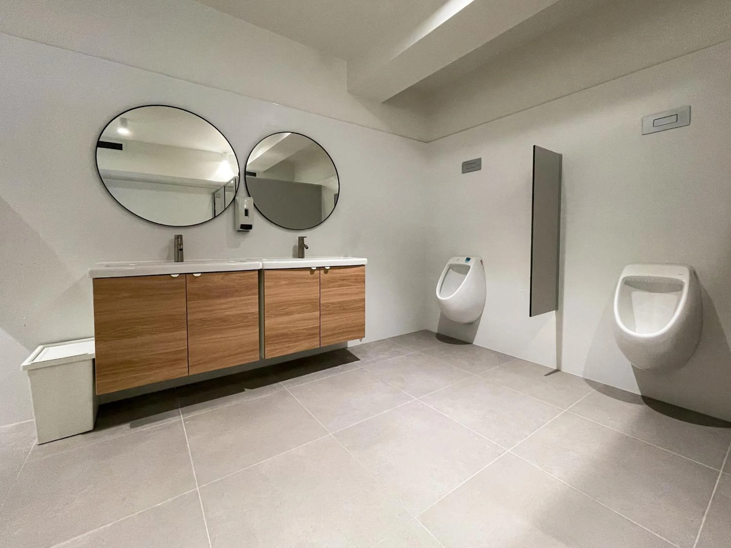 Toilet in Airone Capsule Hotel