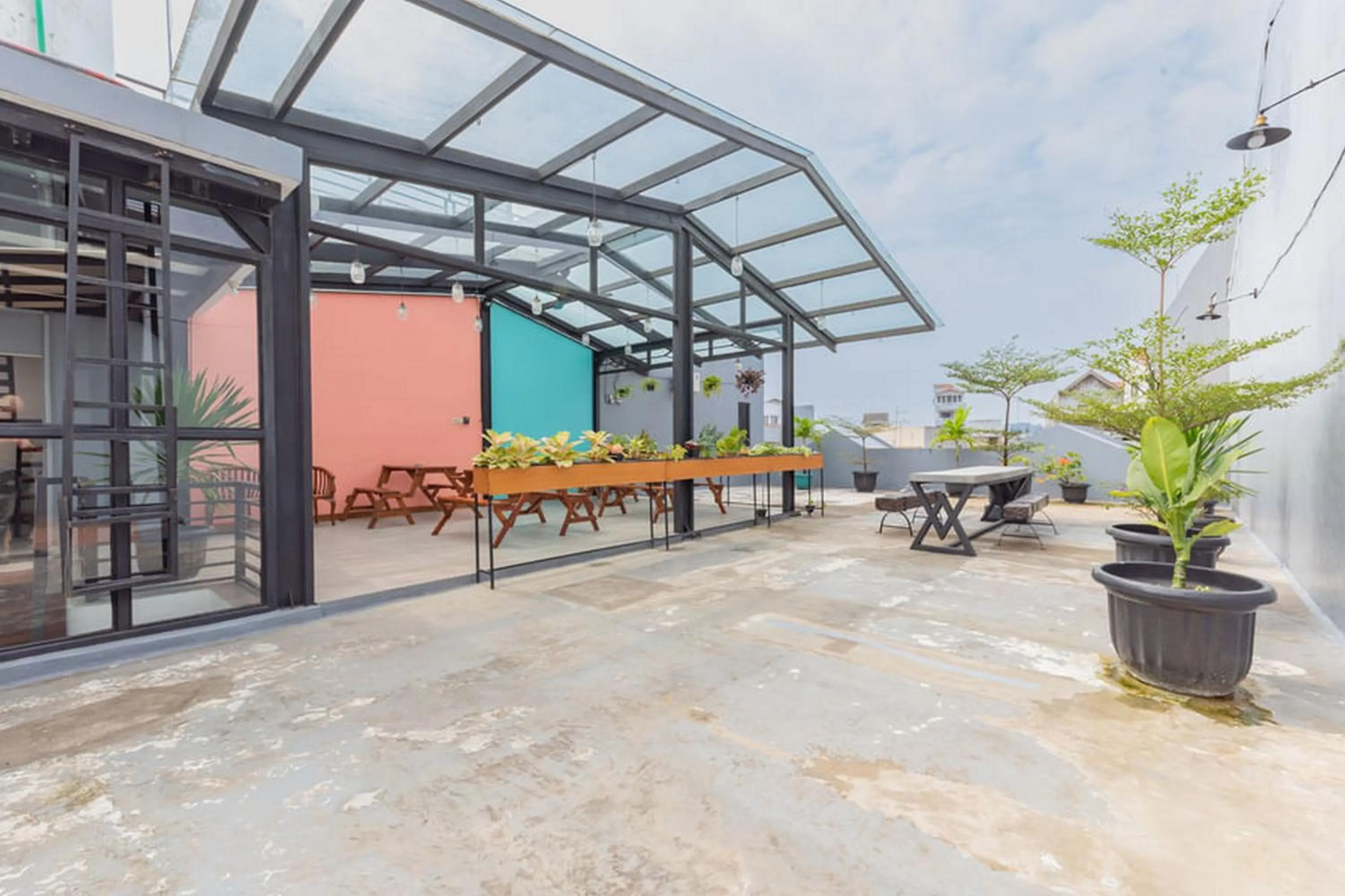 Property building in Sans Hotel Suryakencana Bogor