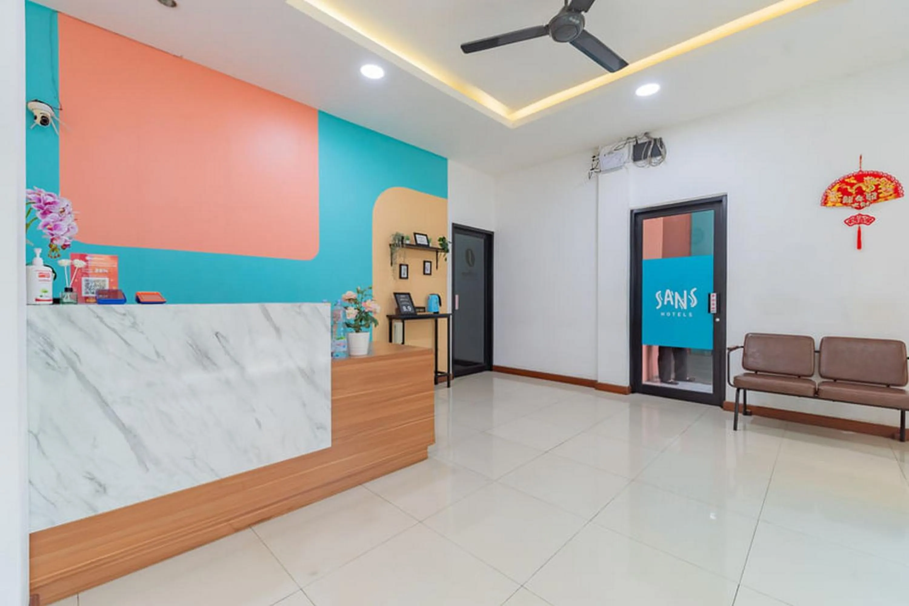 Lobby or reception in Sans Hotel Suryakencana Bogor