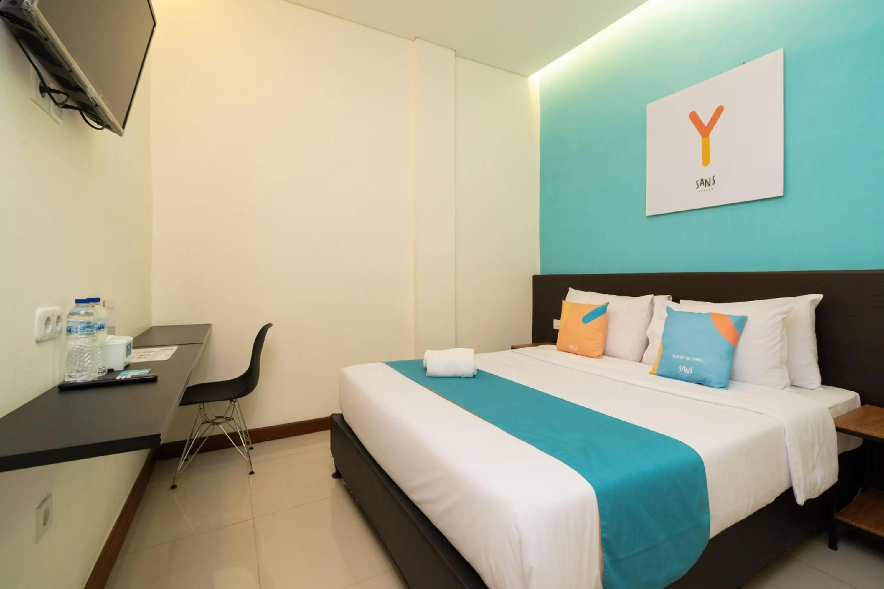 Bedroom, Bed in Sans Hotel Suryakencana Bogor