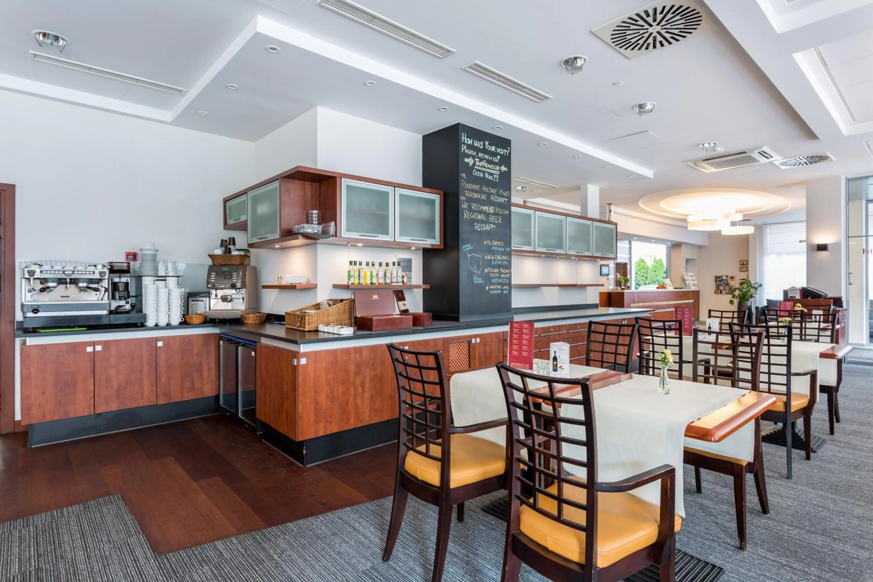 Restaurant/places to eat in Qubus Hotel Gliwice
