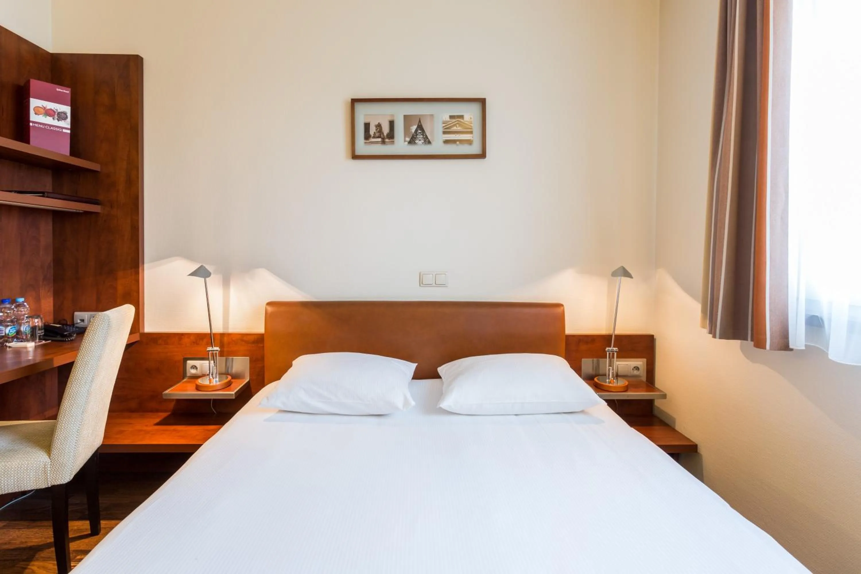 Bed in Qubus Hotel Gliwice