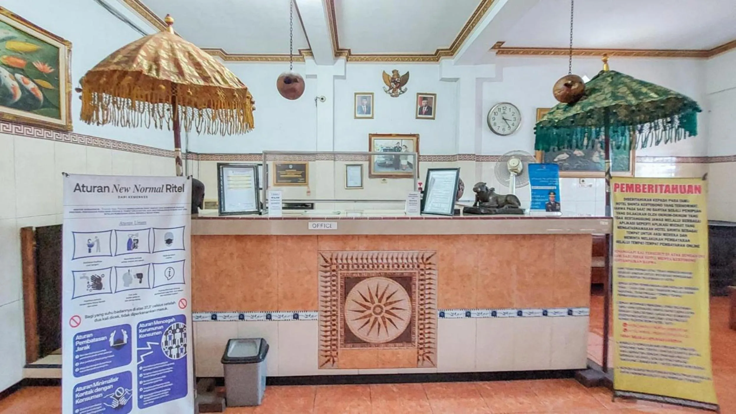 Lobby or reception in Hotel Shinta 2 near Alun Alun Kertosono Mitra RedDoorz