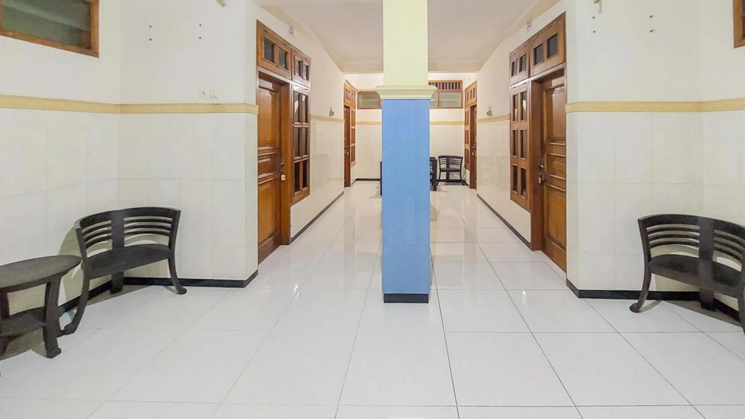 Property building in Hotel Shinta 2 near Alun Alun Kertosono Mitra RedDoorz