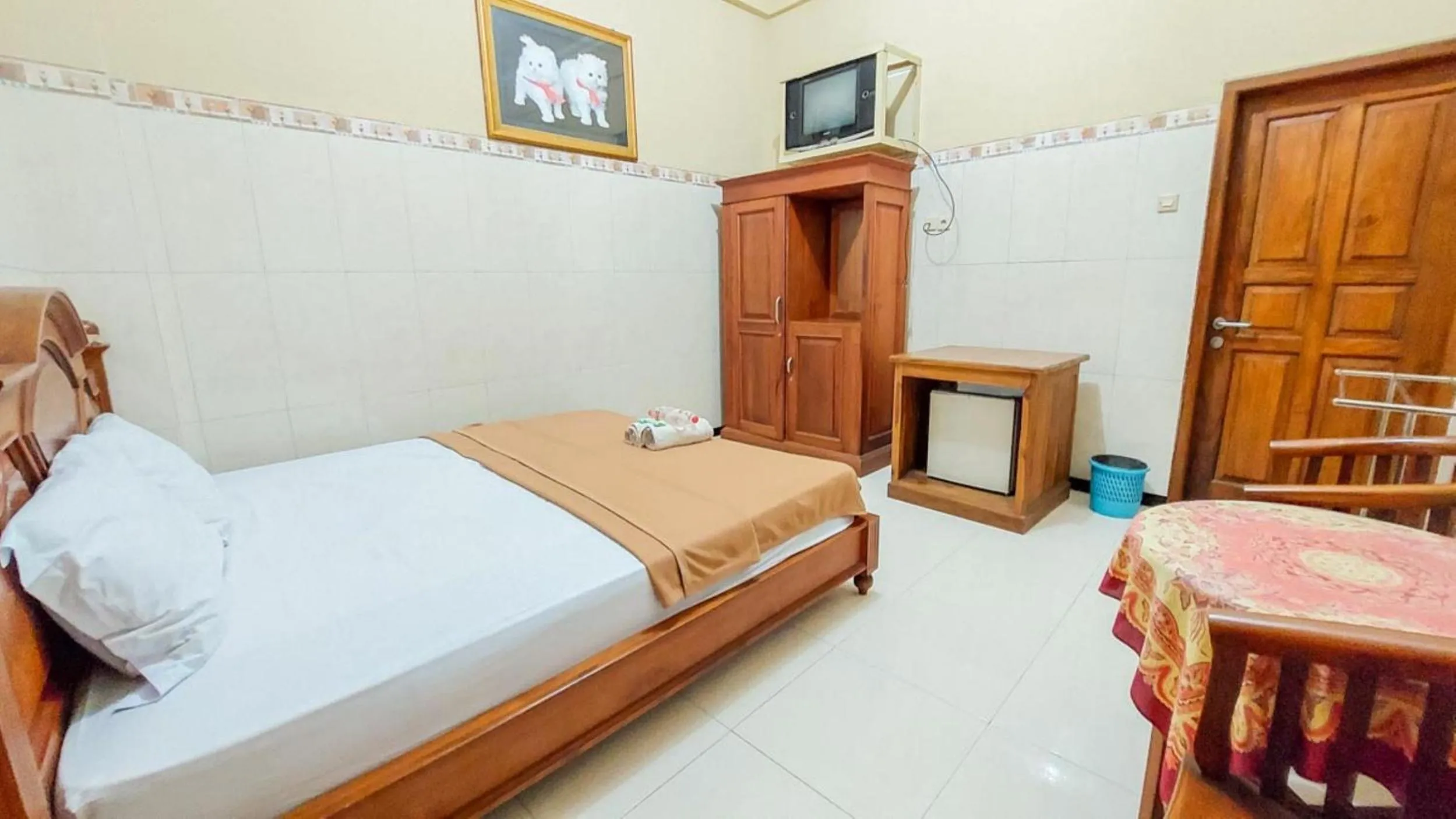 Bedroom, Bed in Hotel Shinta 2 near Alun Alun Kertosono Mitra RedDoorz