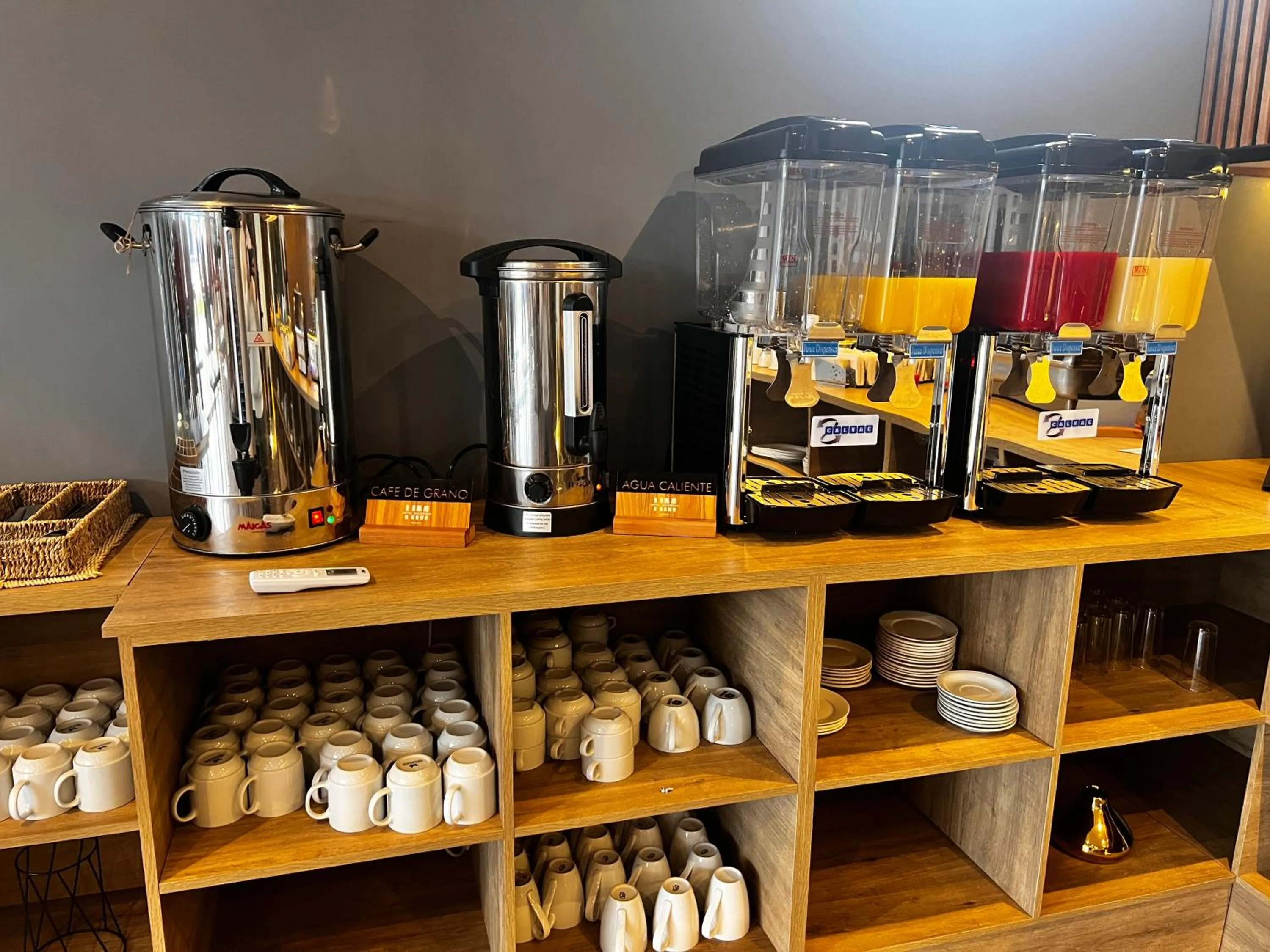 Restaurant/places to eat in Hotel Mackenna