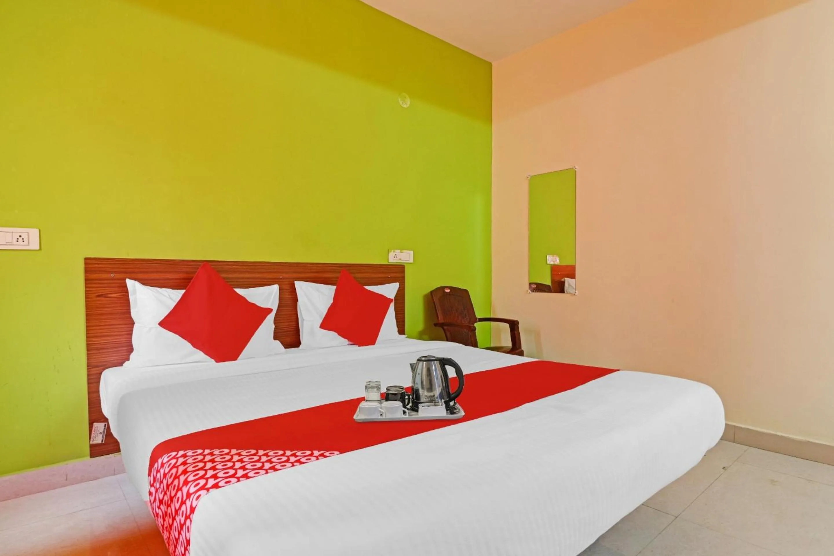 Bedroom, Bed in Super Hotel O Dk Reddy Square