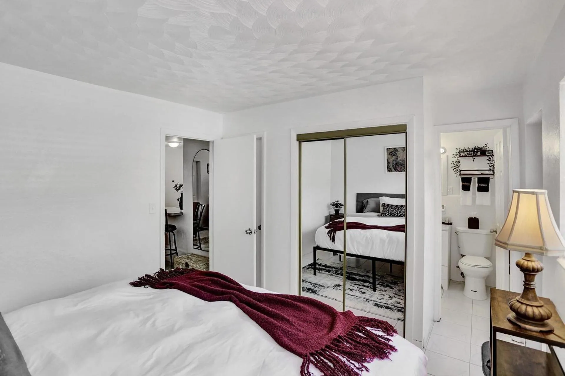 Photo of the whole room, Bed in Victoria Park Regency