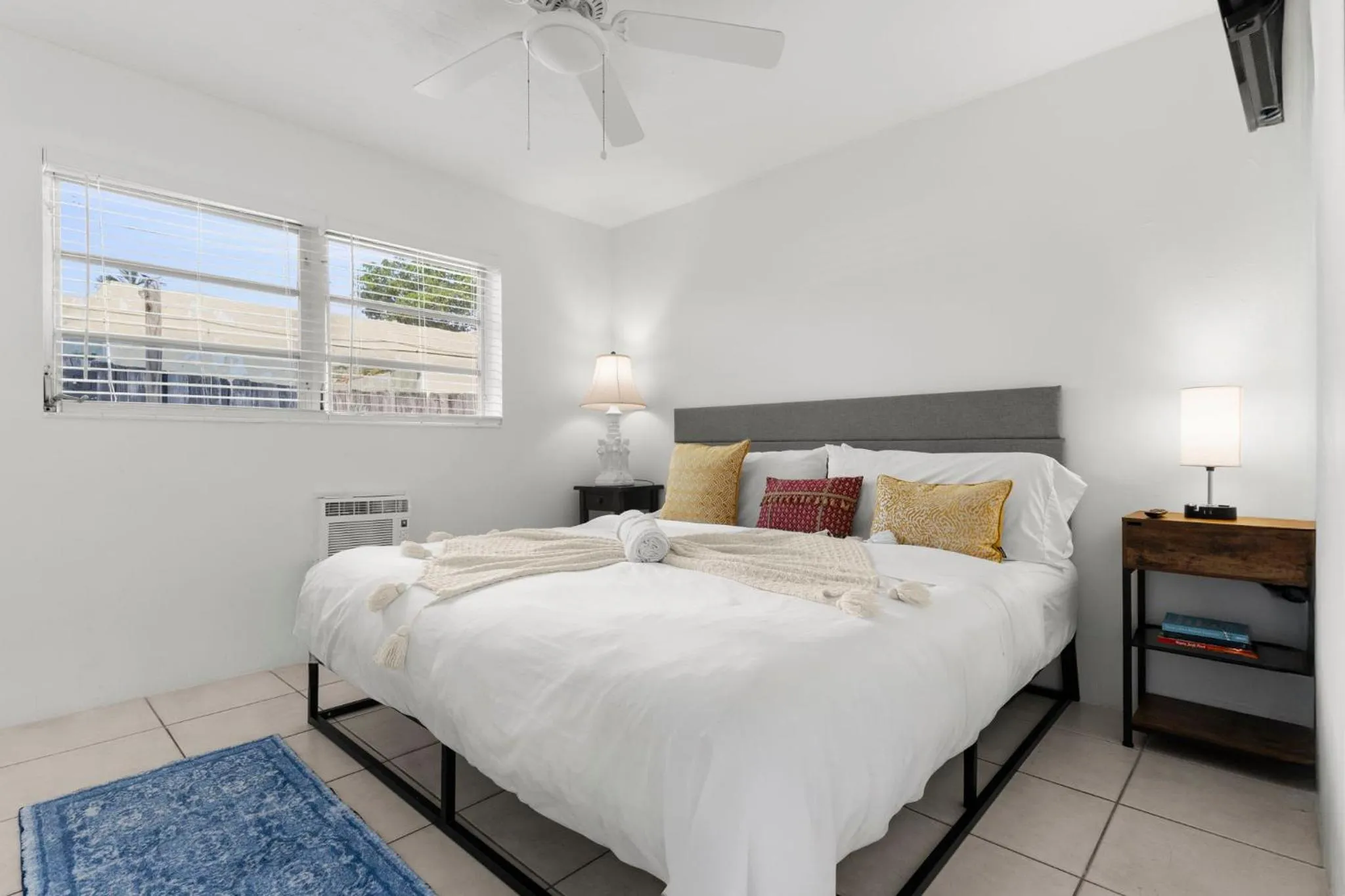 Bed in Victoria Park Regency