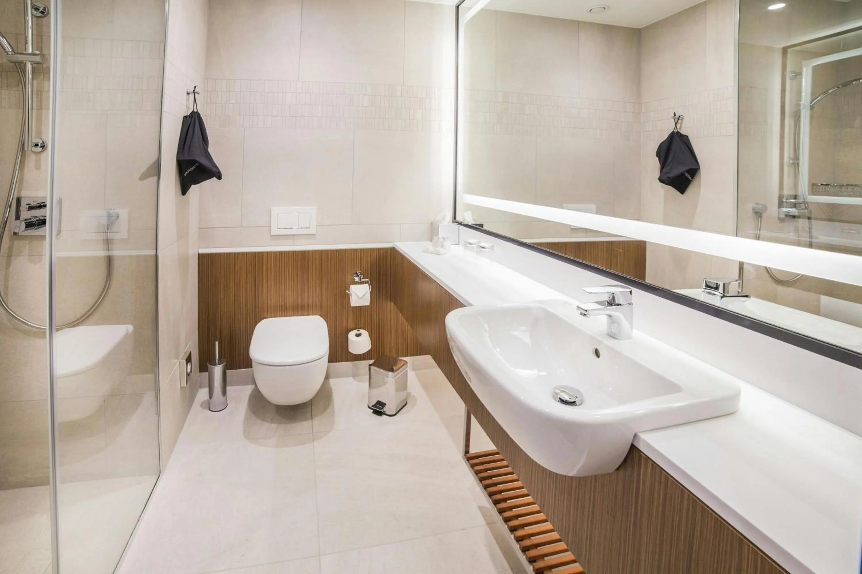 Bathroom in Courtyard by Marriott Katowice City Center