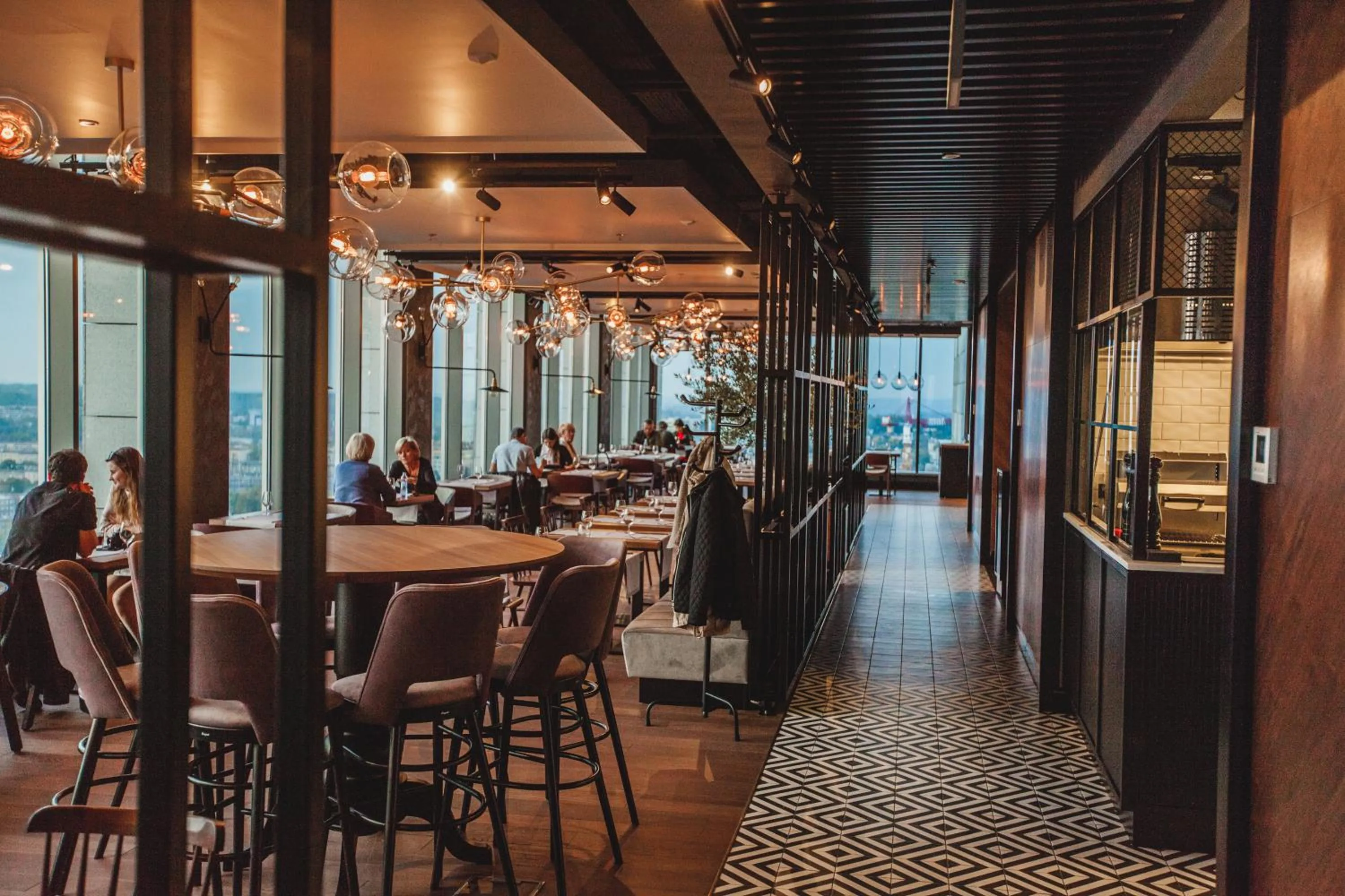 Restaurant/places to eat in Courtyard by Marriott Katowice City Center