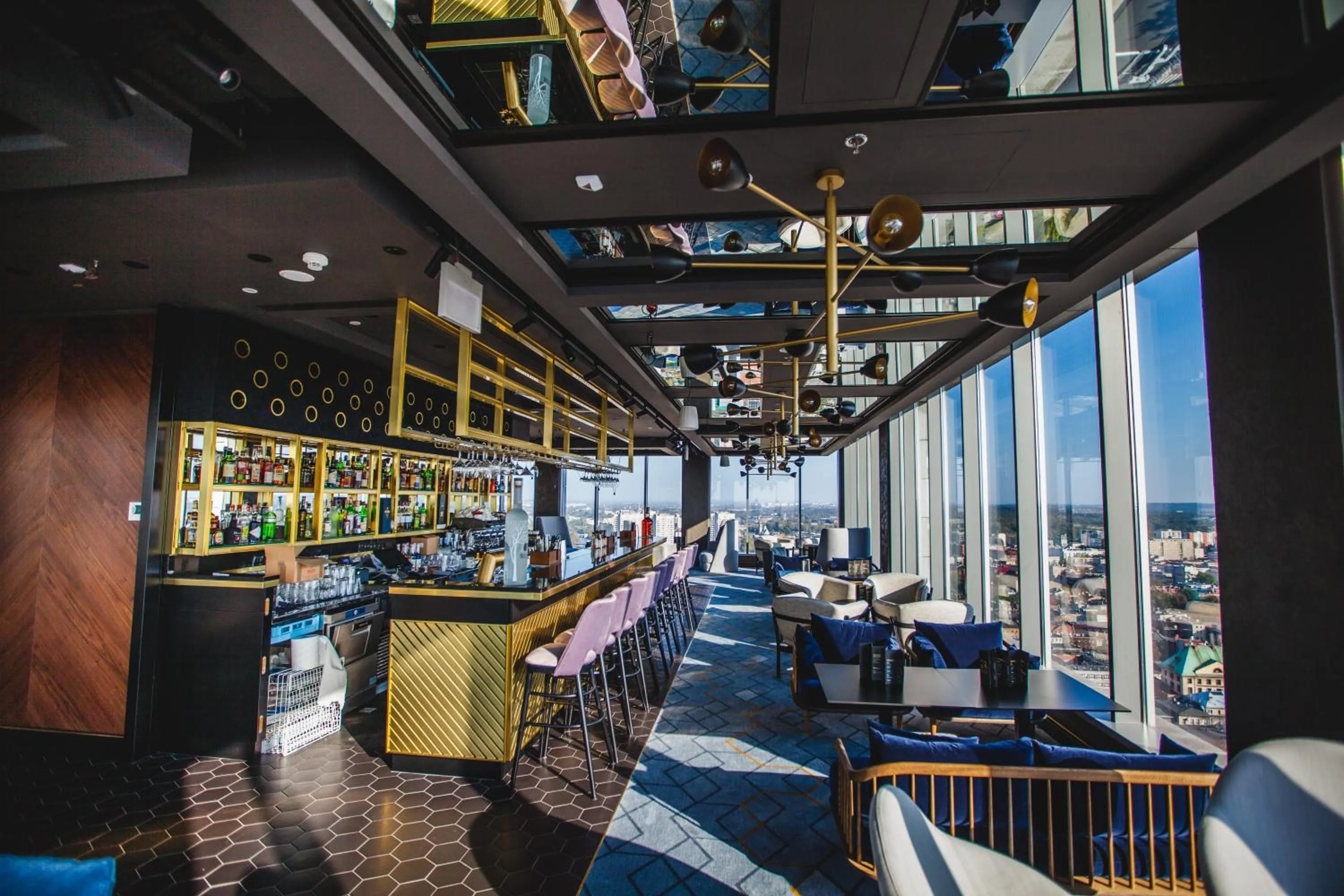 Restaurant/places to eat in Courtyard by Marriott Katowice City Center