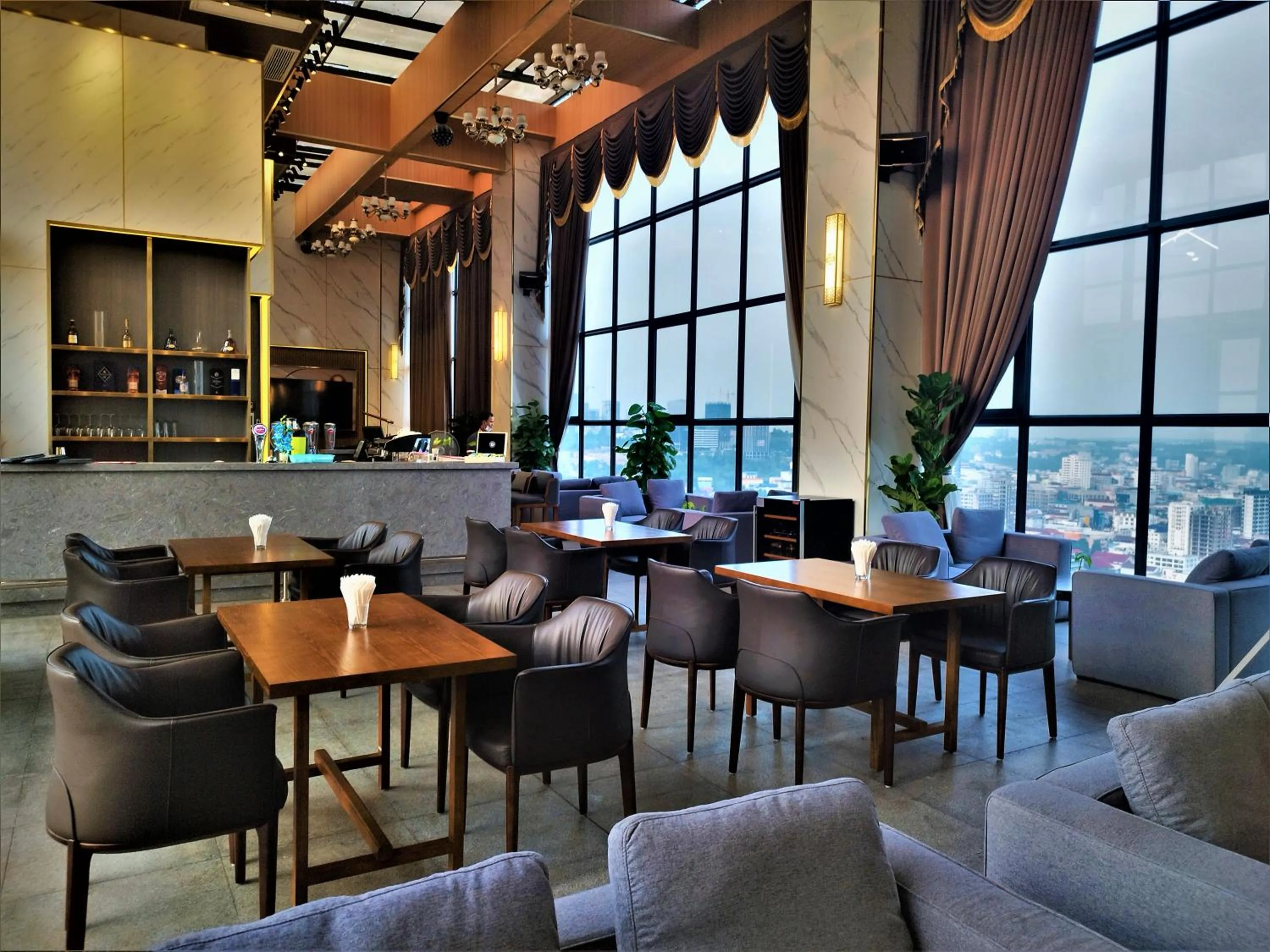 Restaurant/places to eat in Legend Hotel and Resort