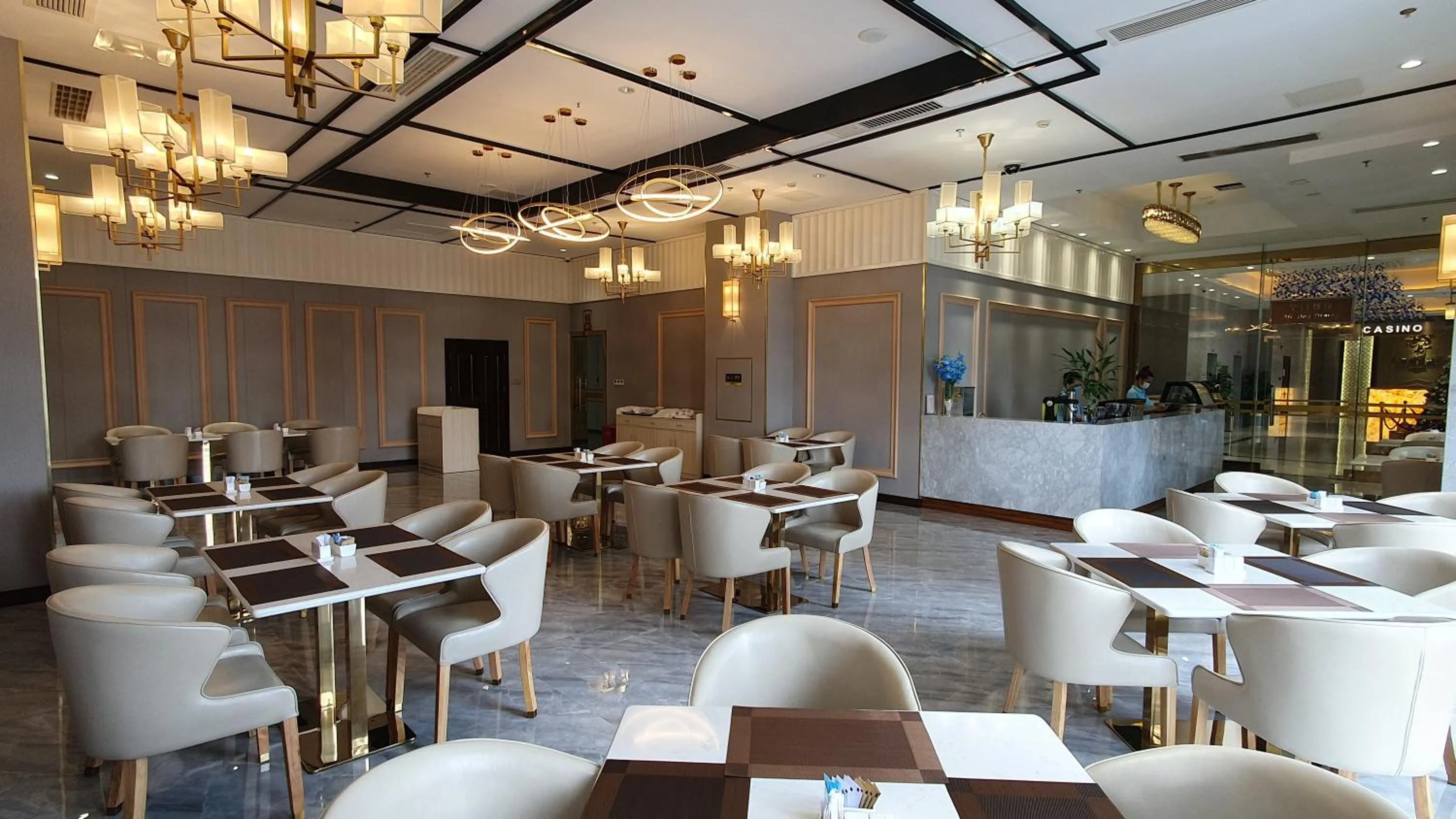 Restaurant/places to eat in Legend Hotel and Resort