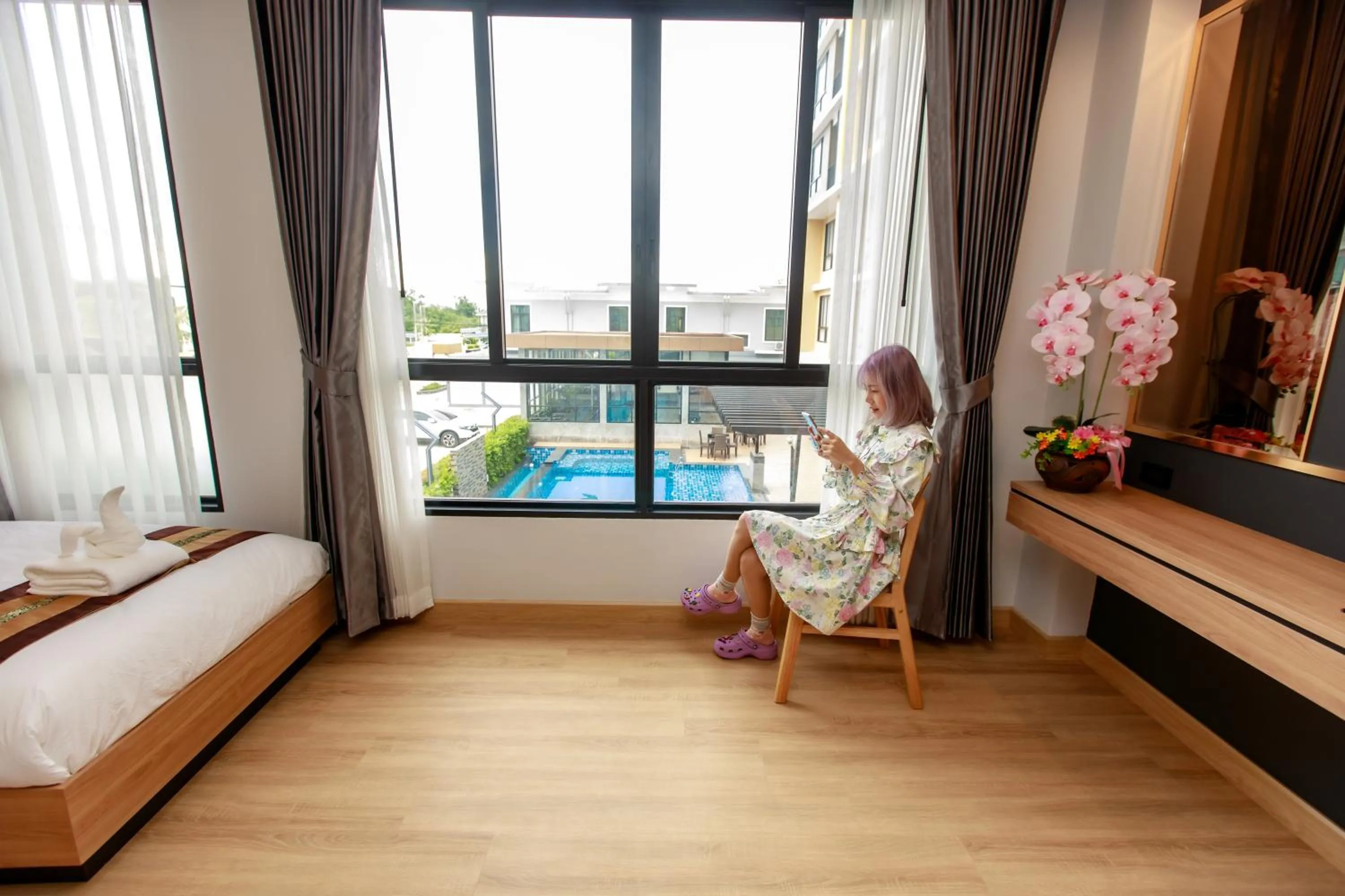 Seating area in Siri Hotel Lumphun