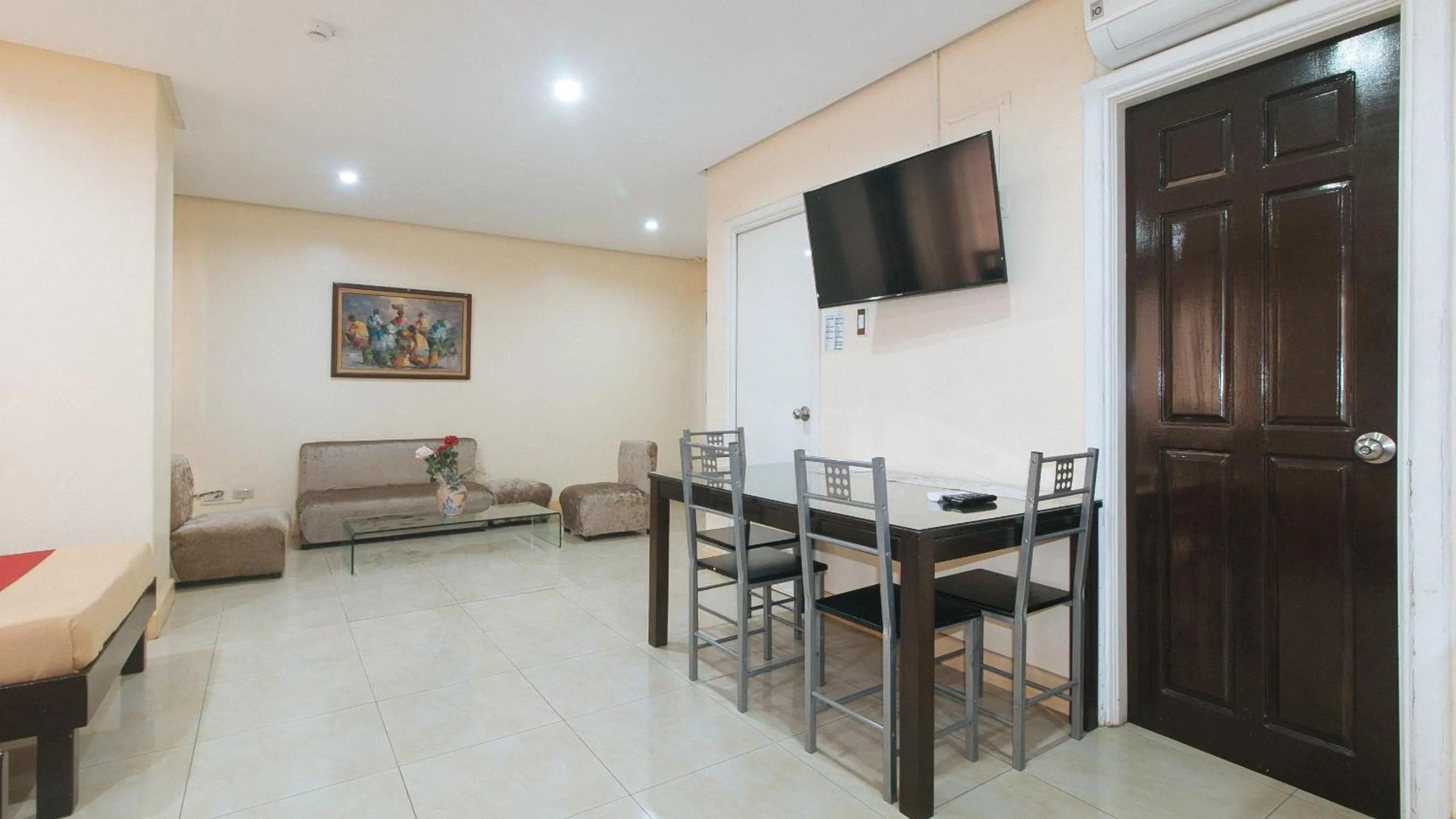 TV and multimedia in 153 Silverio Suites Betterliving Paranaque