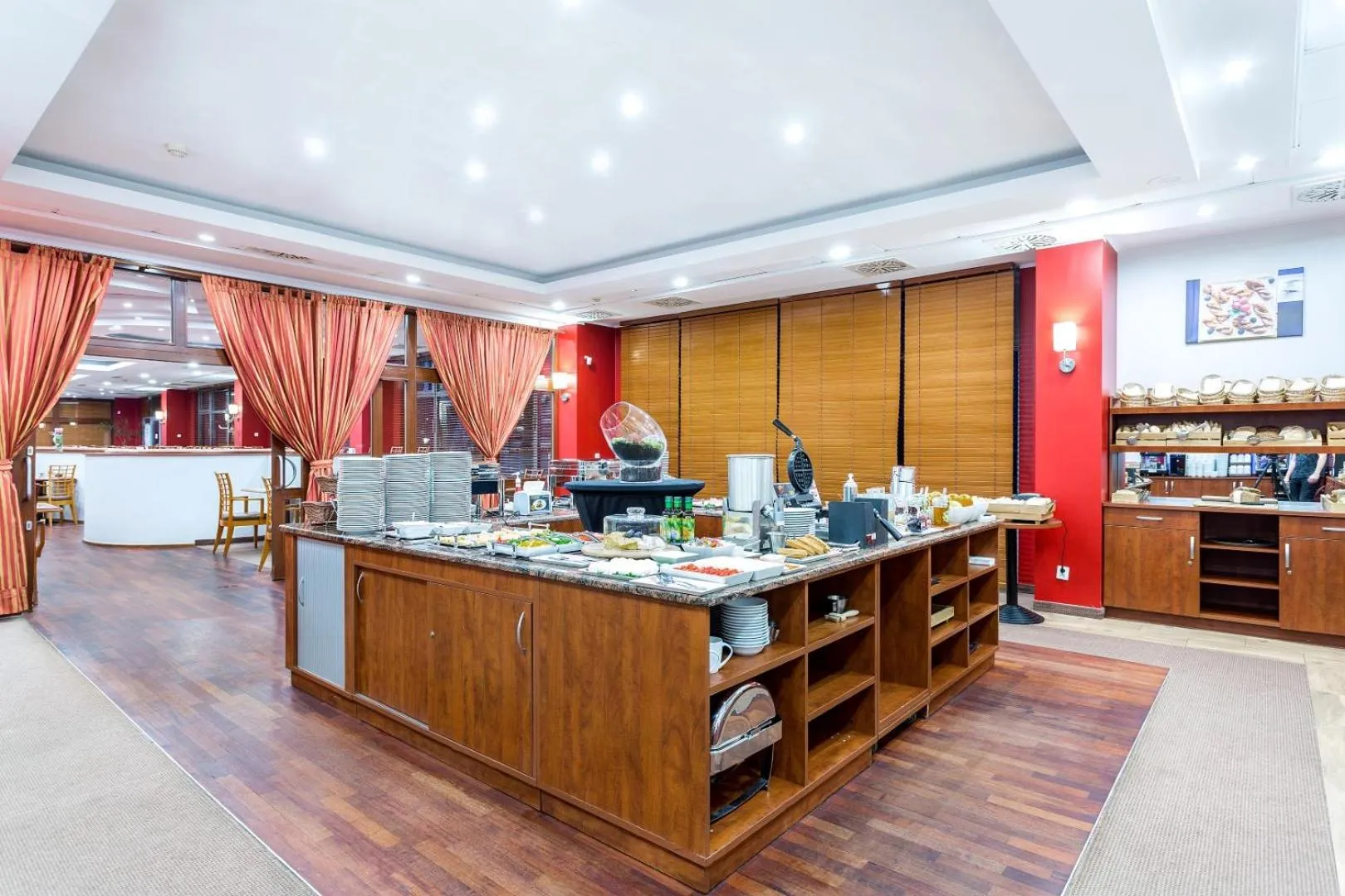 Buffet breakfast in Qubus Hotel Legnica