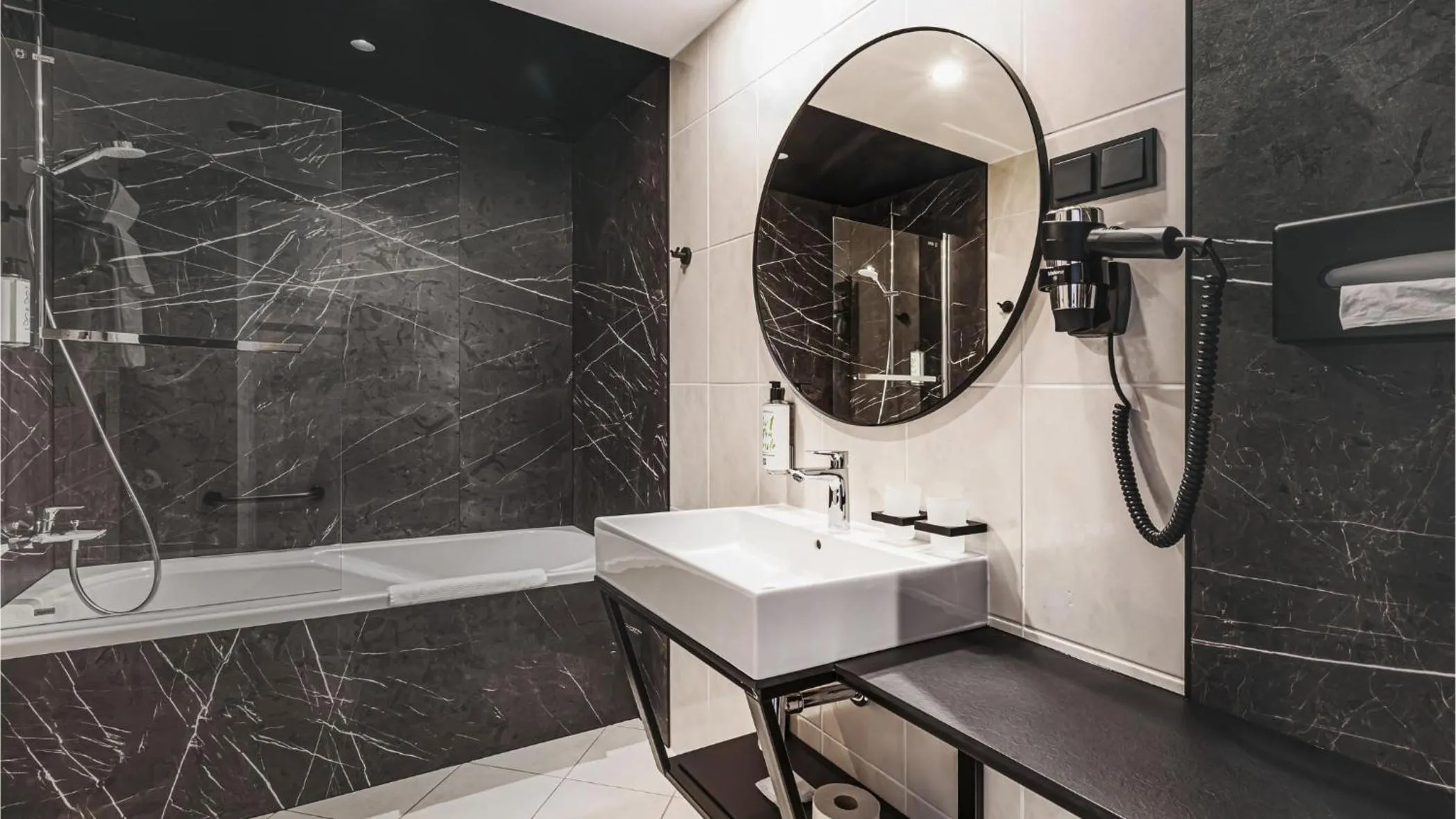 Bathroom in Qubus Hotel Legnica