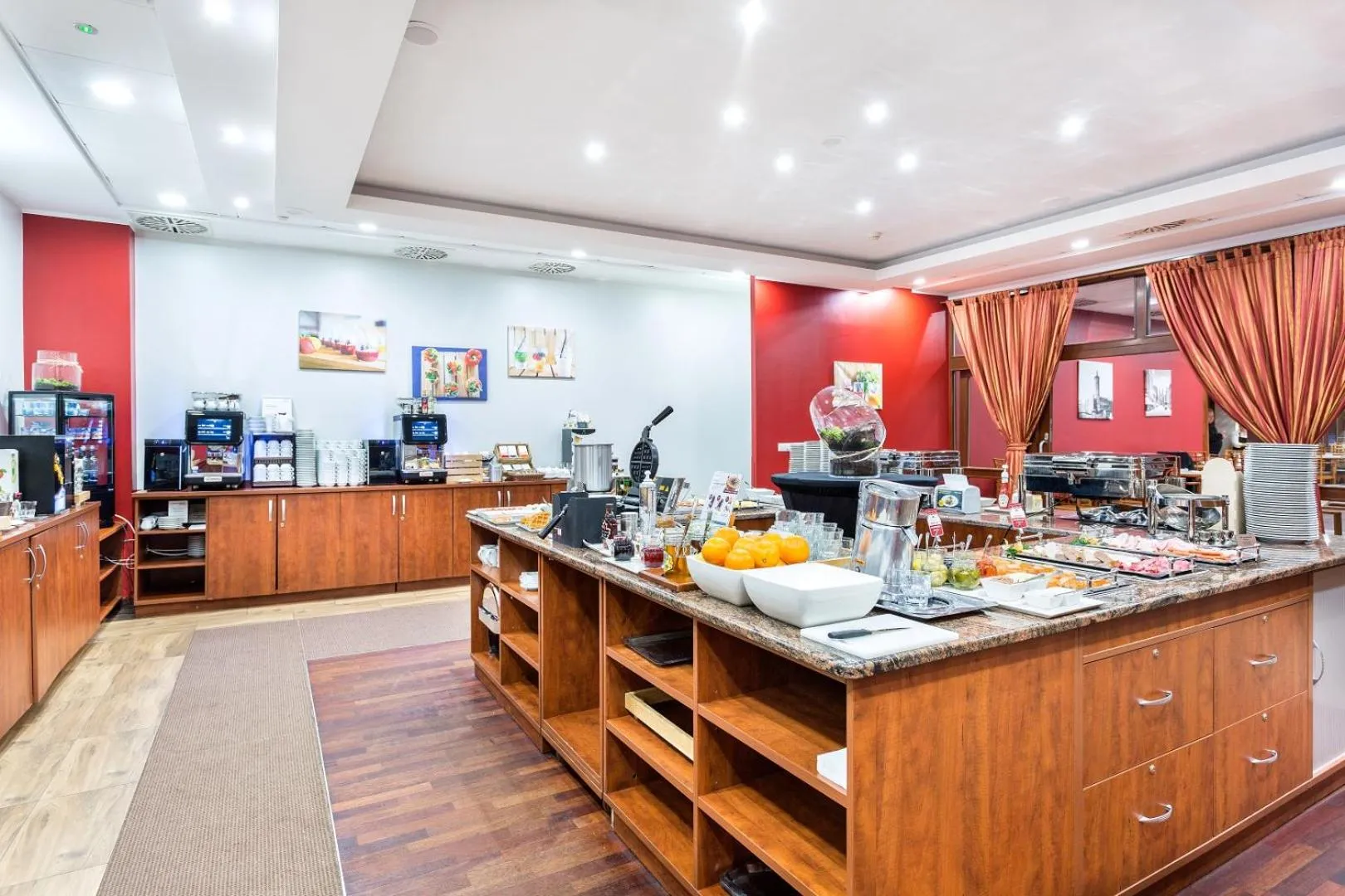 Buffet breakfast in Qubus Hotel Legnica