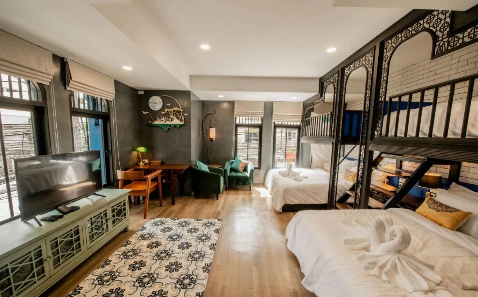 Bed in Lynlan Hostel & Cafe