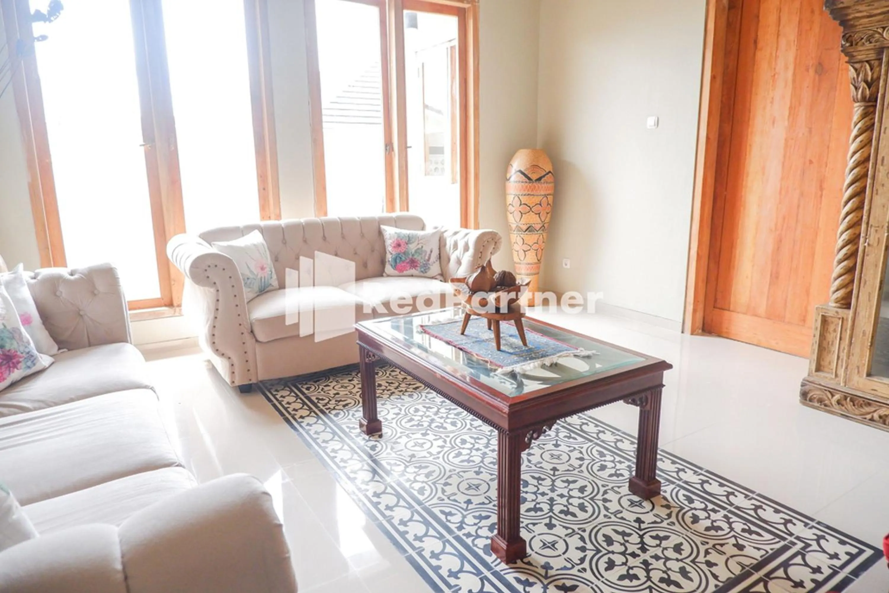 Seating area in Rumah CIA Taman Siswa near Malioboro Yogyakarta Mitra RedDoorz