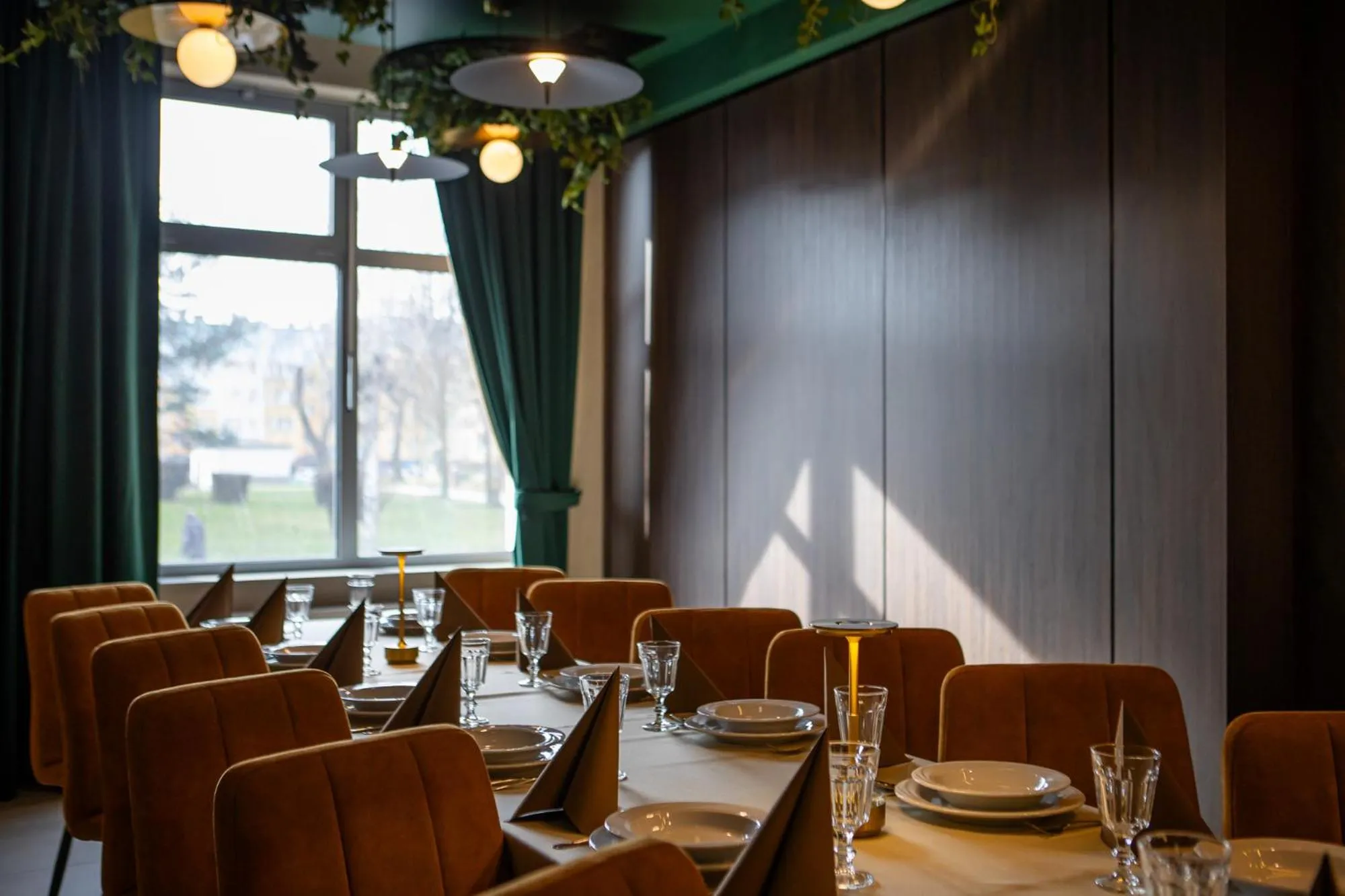 Restaurant/places to eat in Gold Hotel