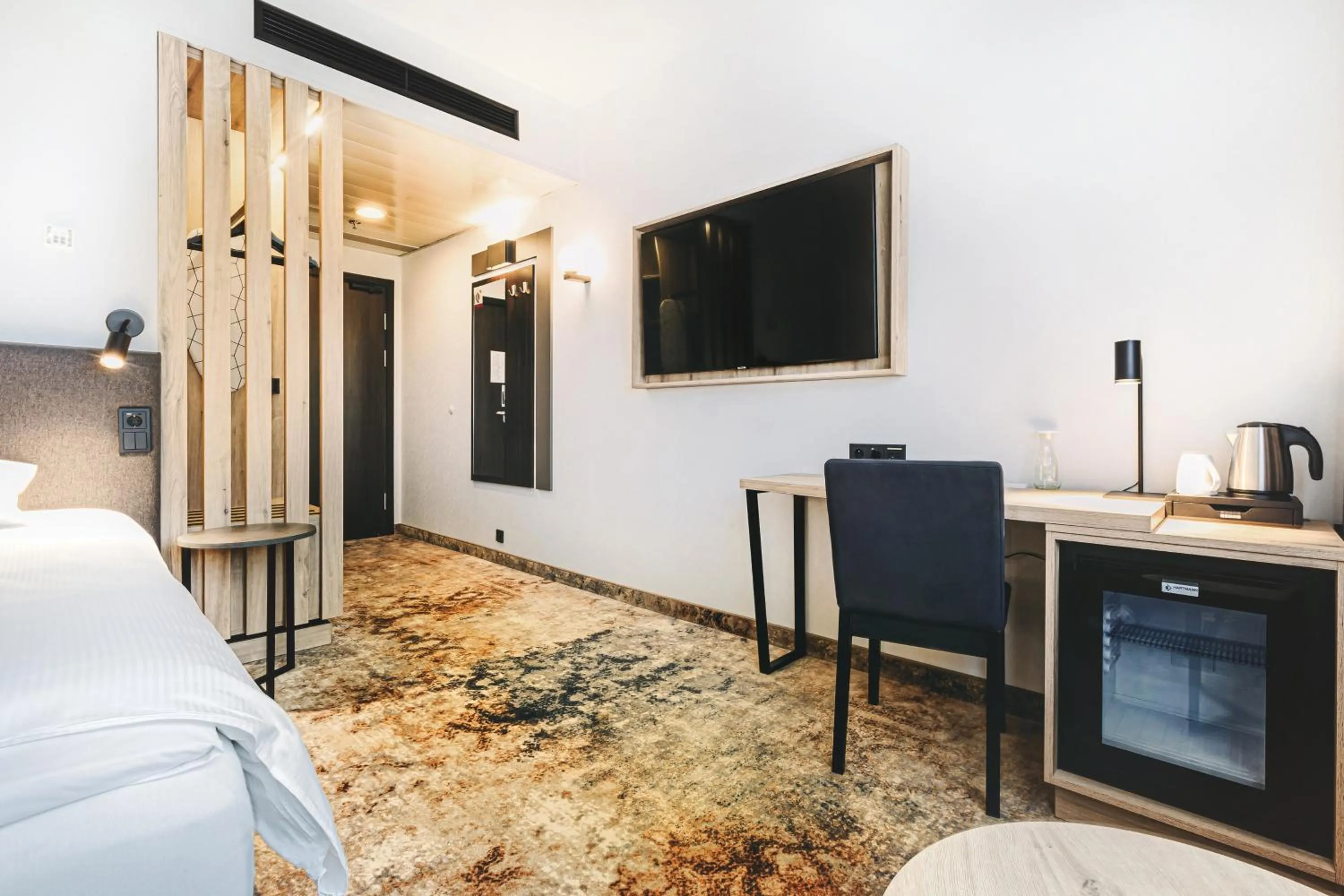 Photo of the whole room, Bed in Qubus Hotel Łódź