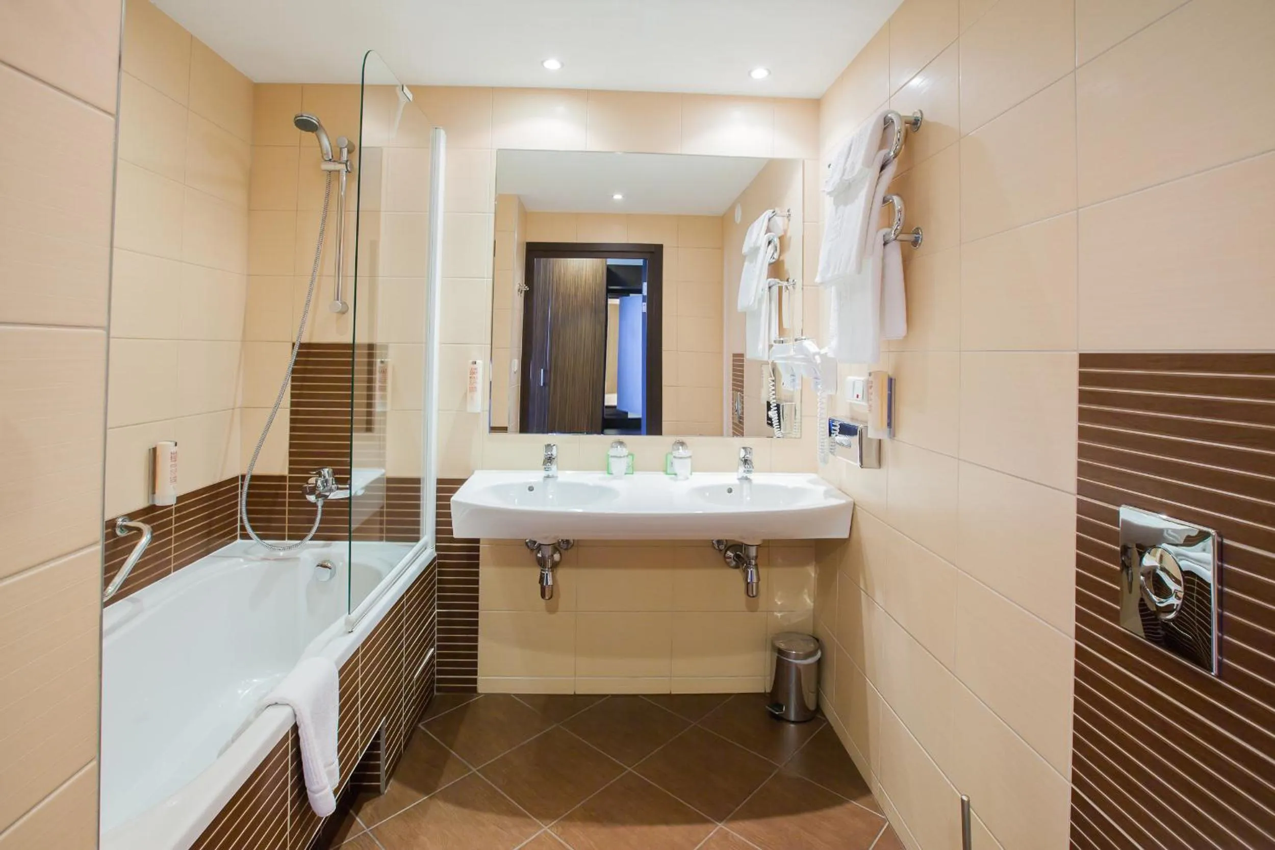 Bathroom in Qubus Hotel Łódź